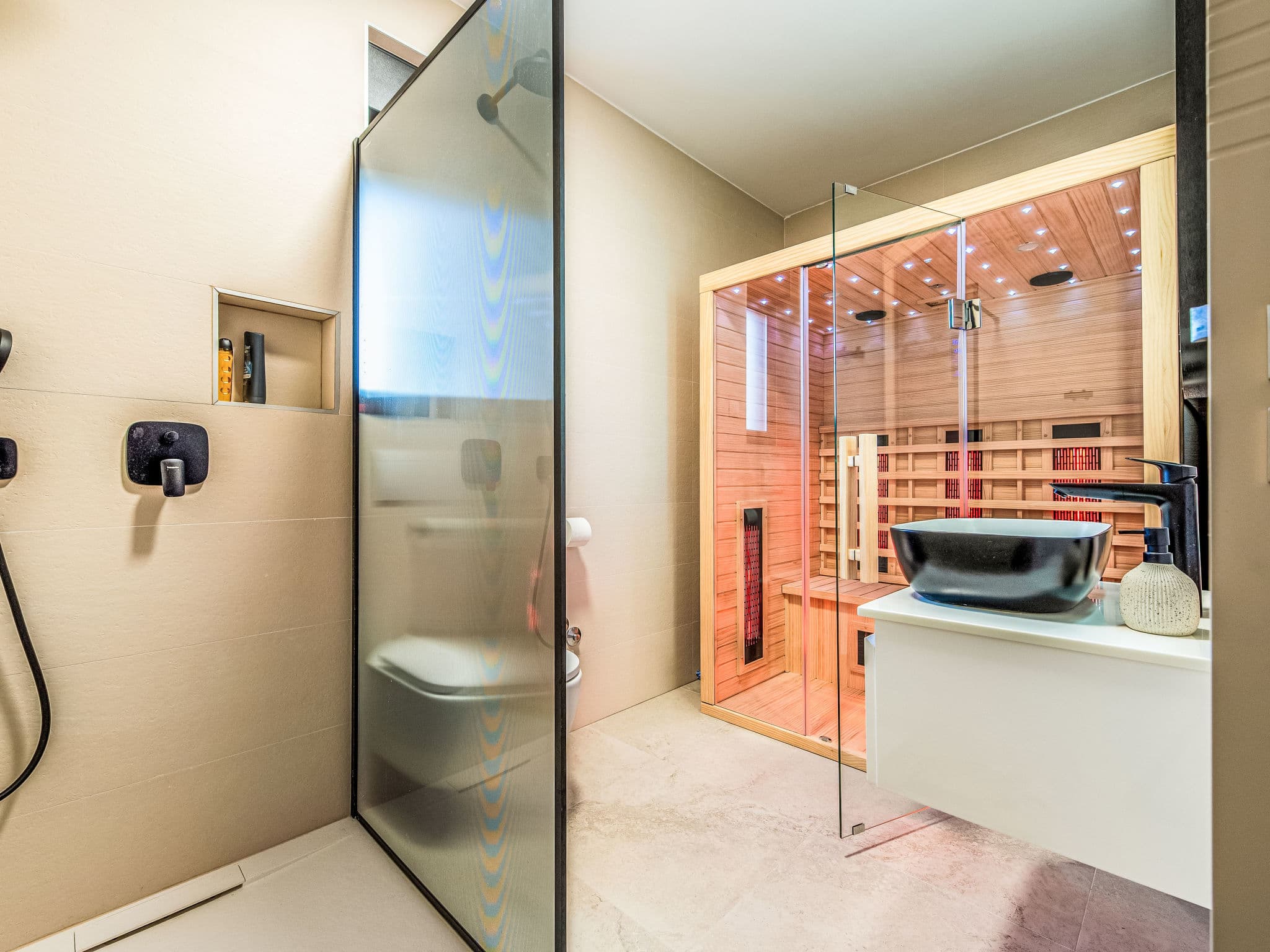 Bathroom / Wellness