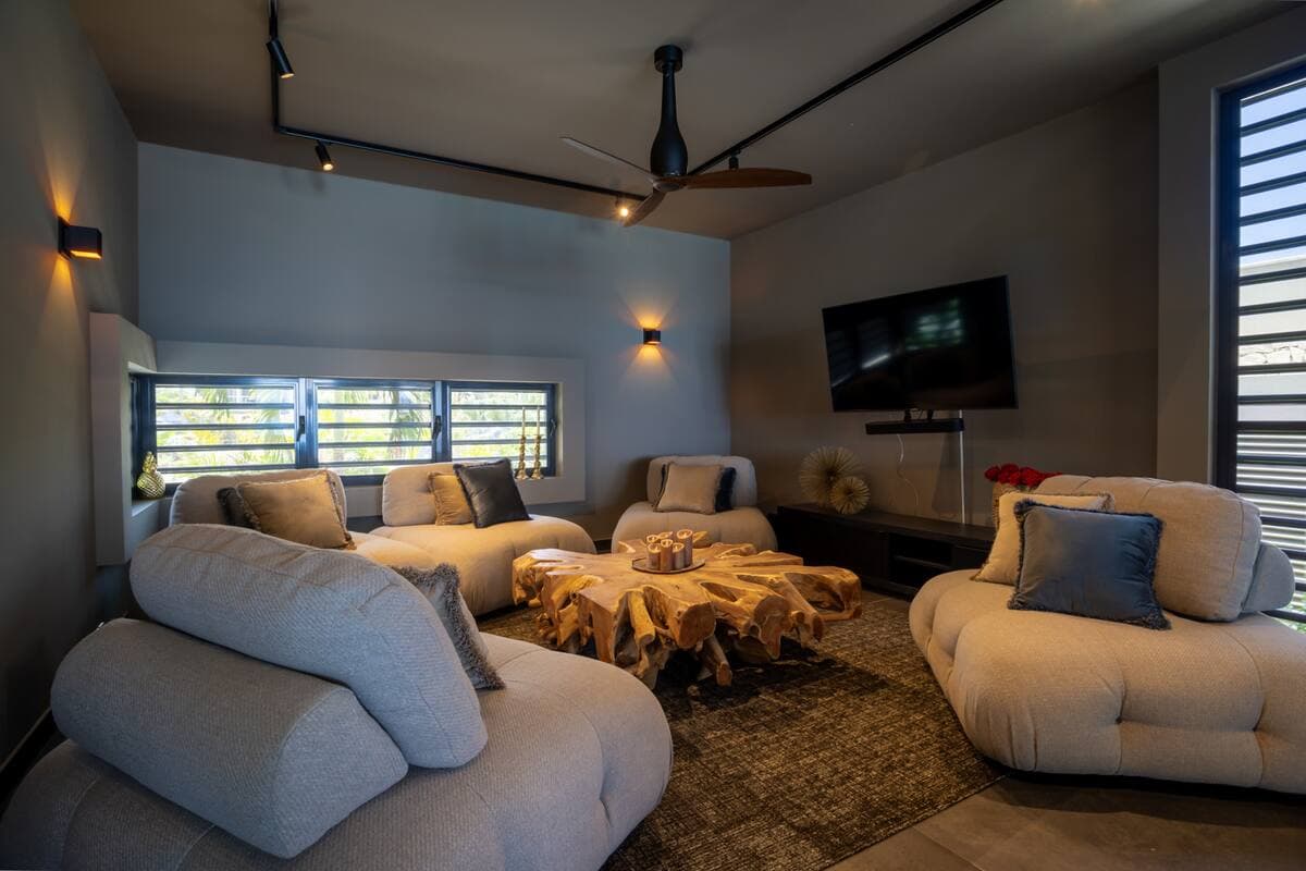 Sea Front Luxury Villa 1