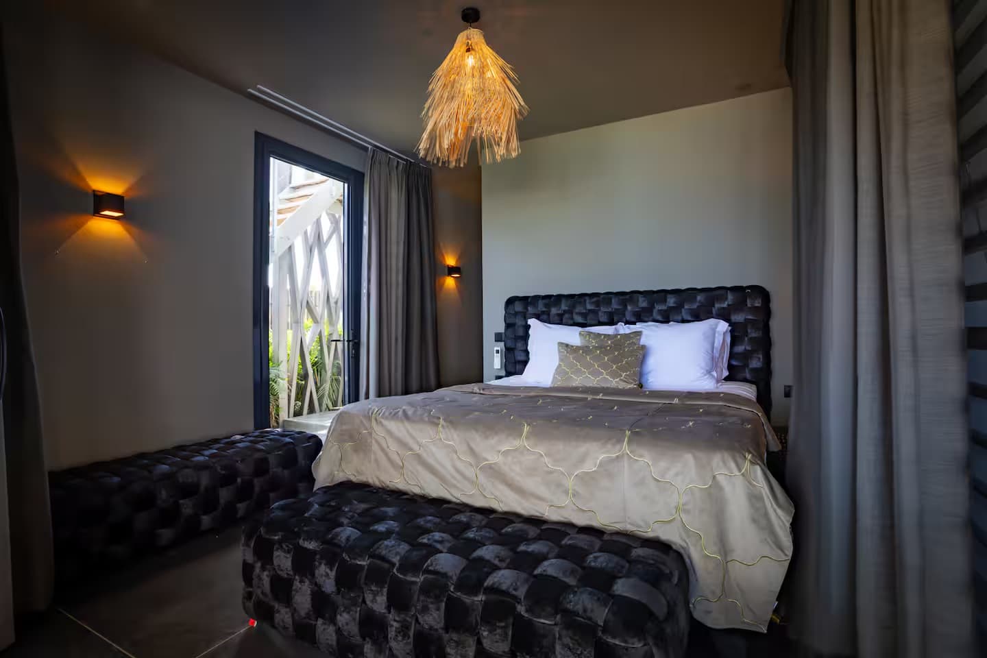 Sea Front Luxury Villa 11