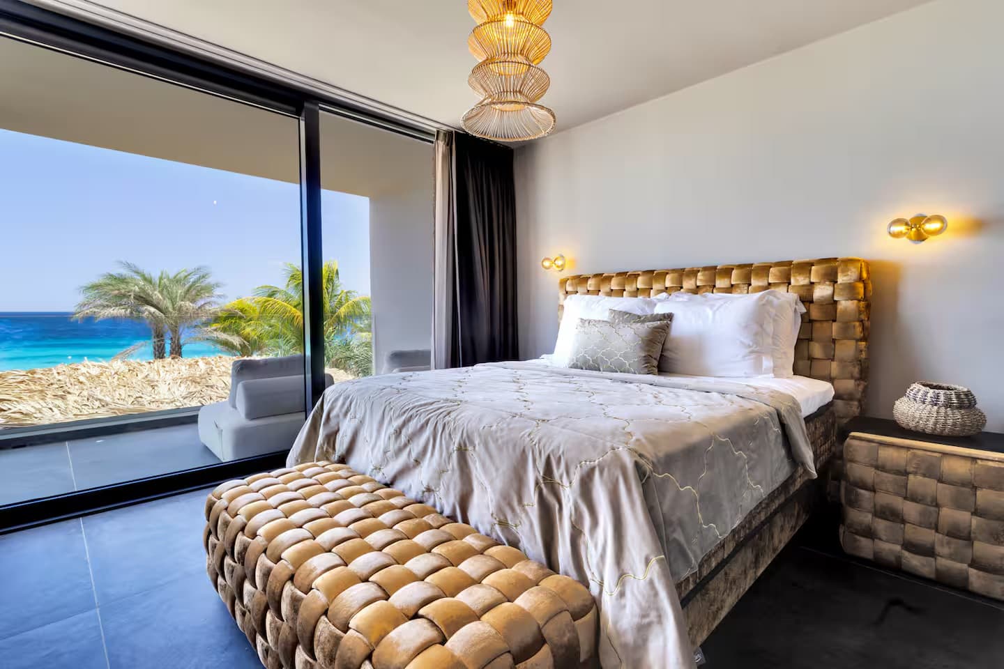 Sea Front Luxury Villa 13