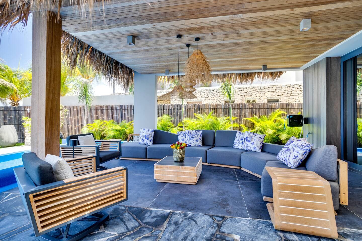 Sea Front Luxury Villa 26