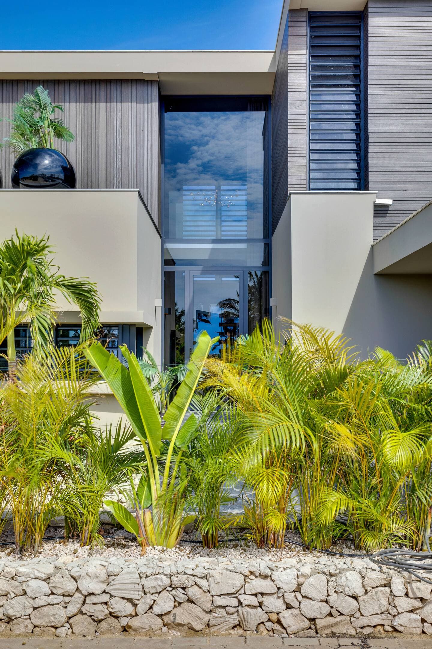 Sea Front Luxury Villa 29
