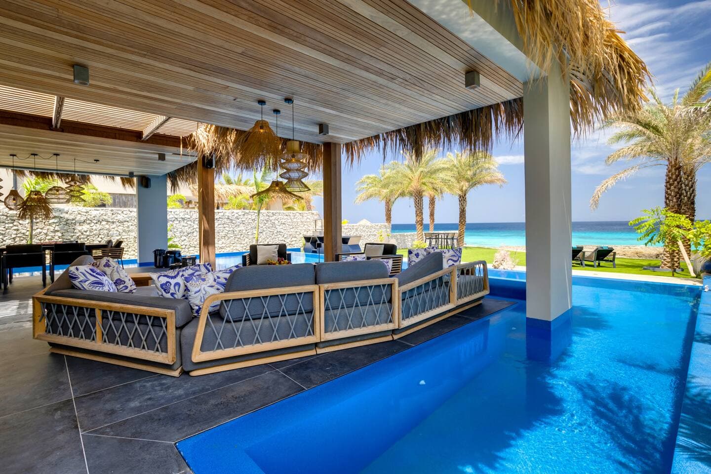 Sea Front Luxury Villa 32