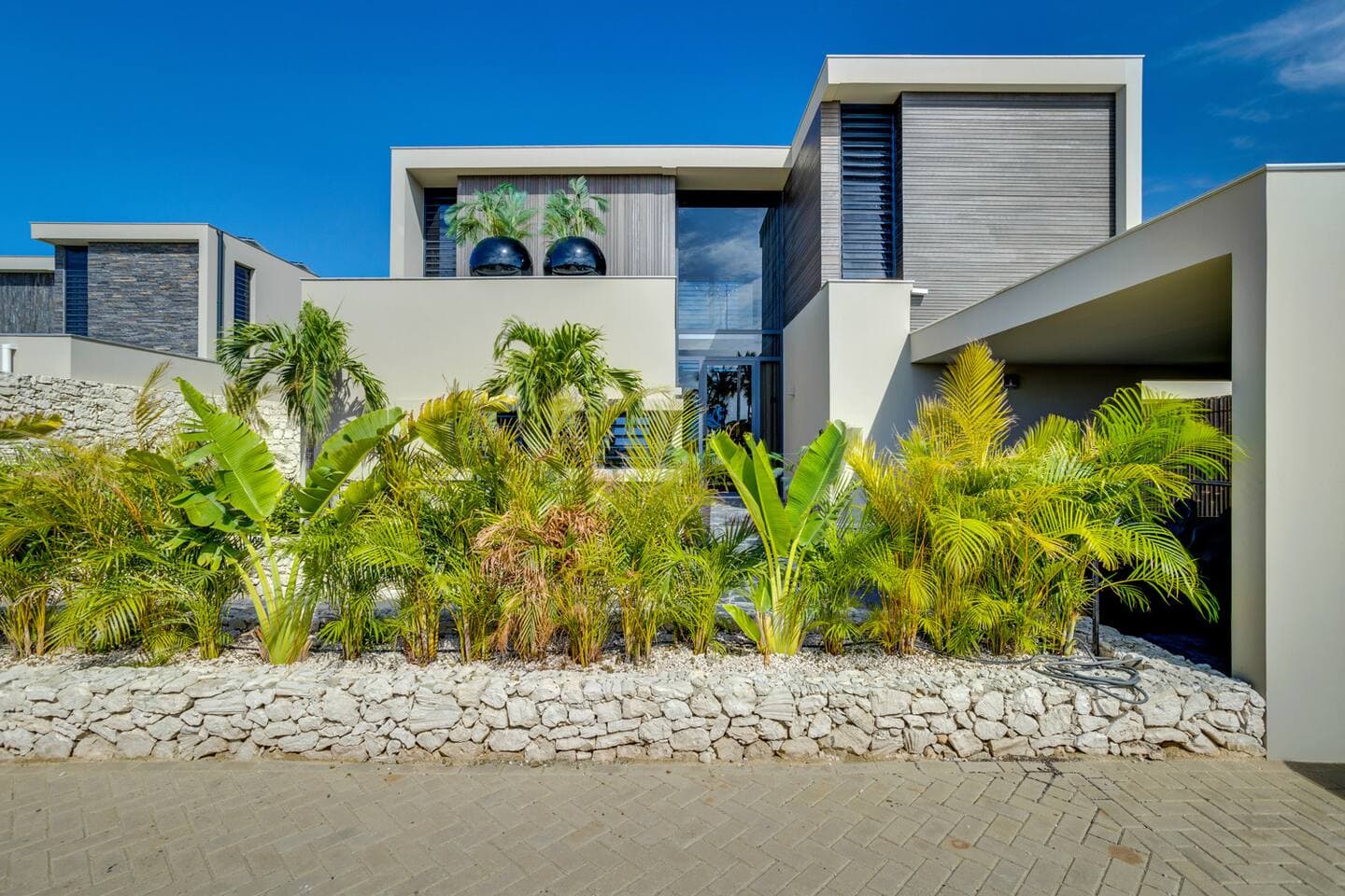 Sea Front Luxury Villa 28