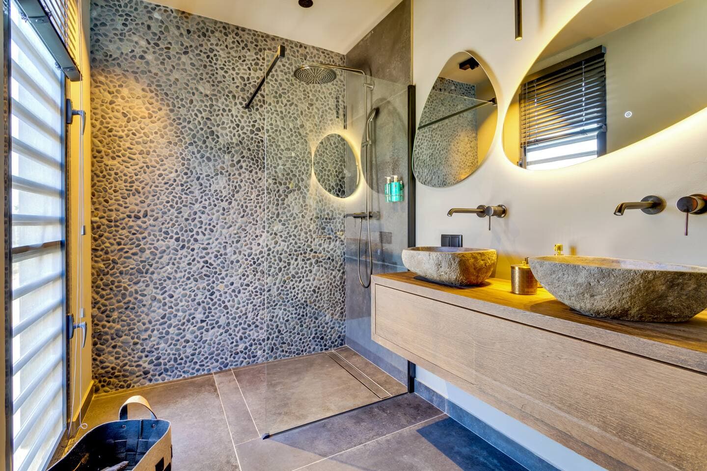 Sea Front Luxury Villa 25