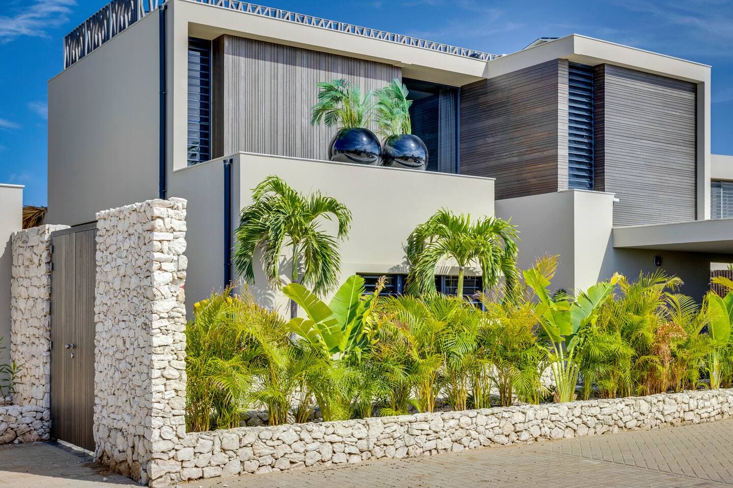 Sea Front Luxury Villa 46