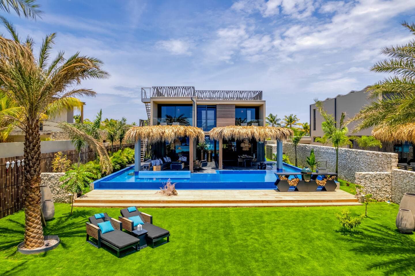 Sea Front Luxury Villa 53