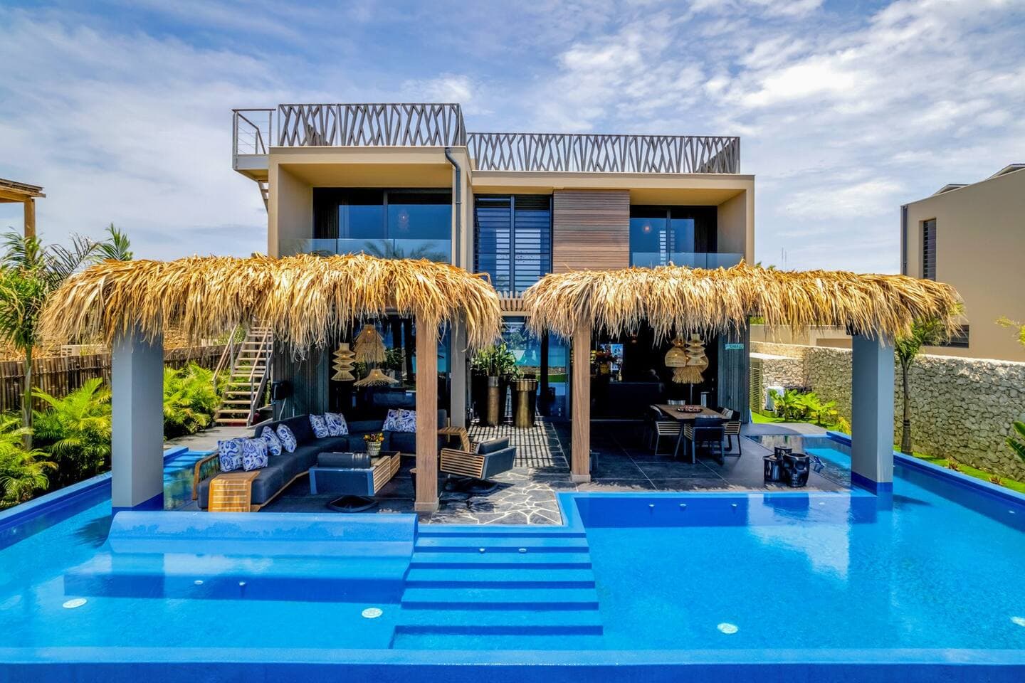 Sea Front Luxury Villa 54
