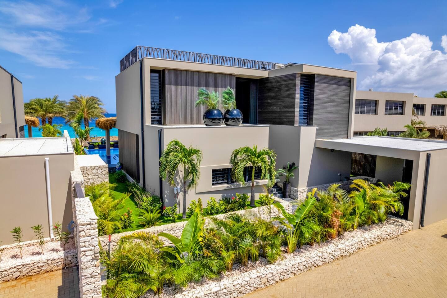 Sea Front Luxury Villa 42