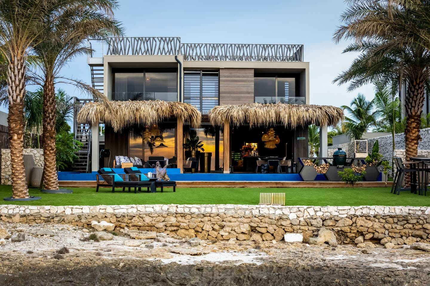 Sea Front Luxury Villa 50
