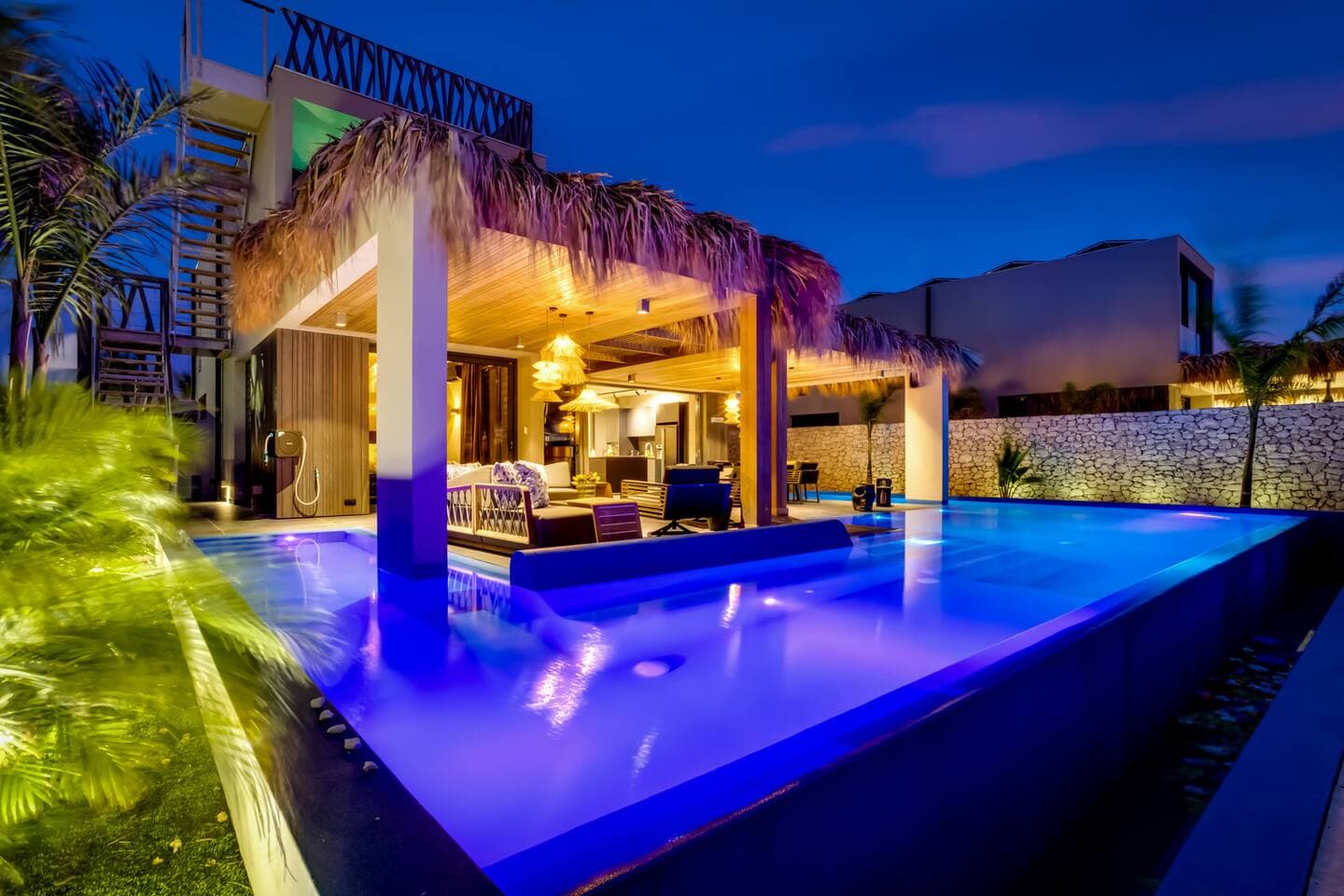 Sea Front Luxury Villa 71