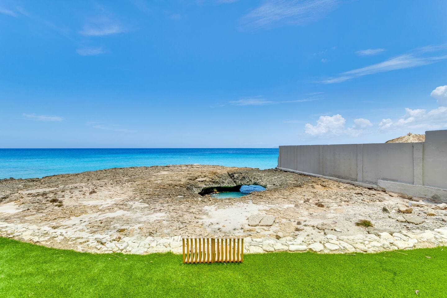 Sea Front Luxury Villa 88