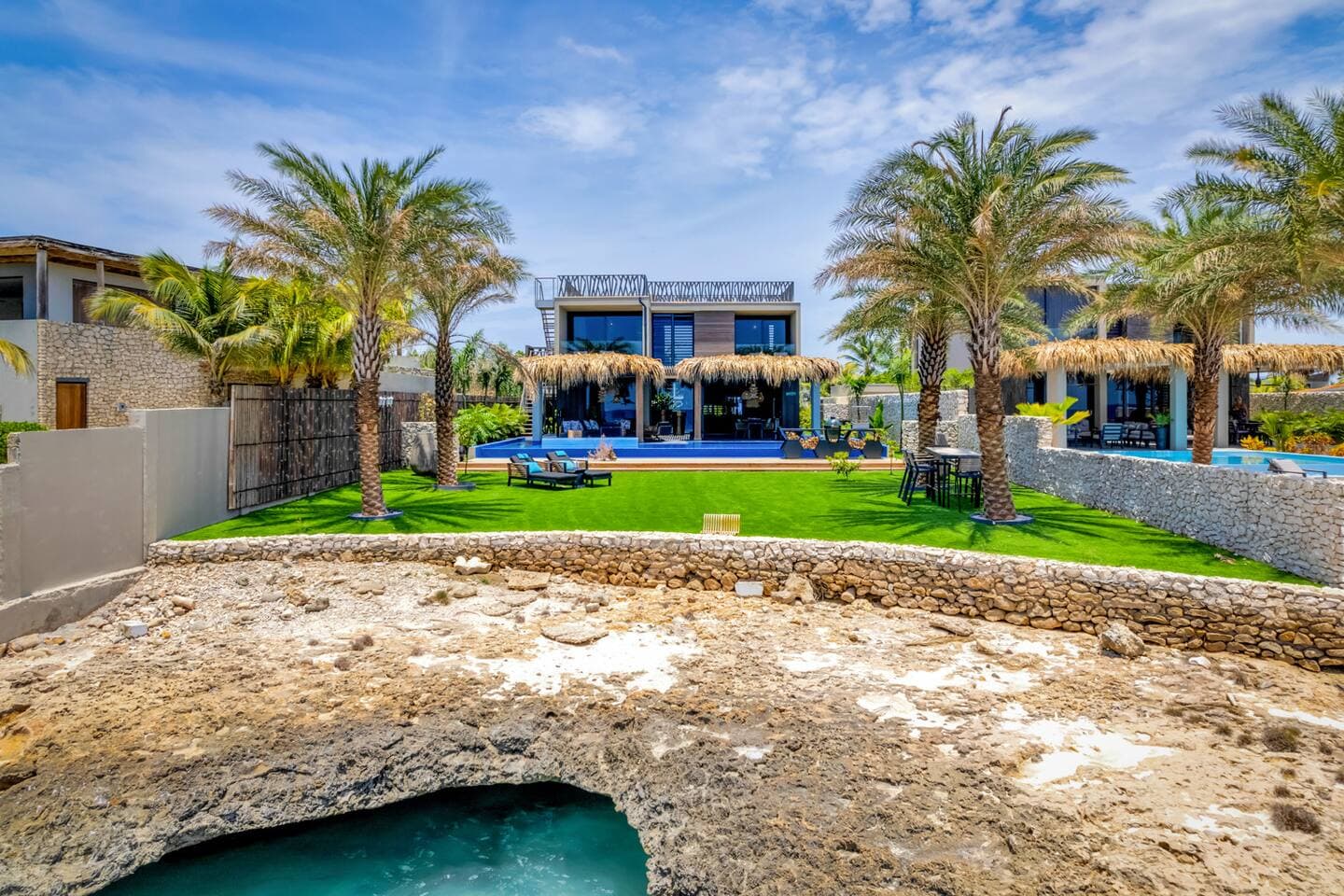 Sea Front Luxury Villa 73