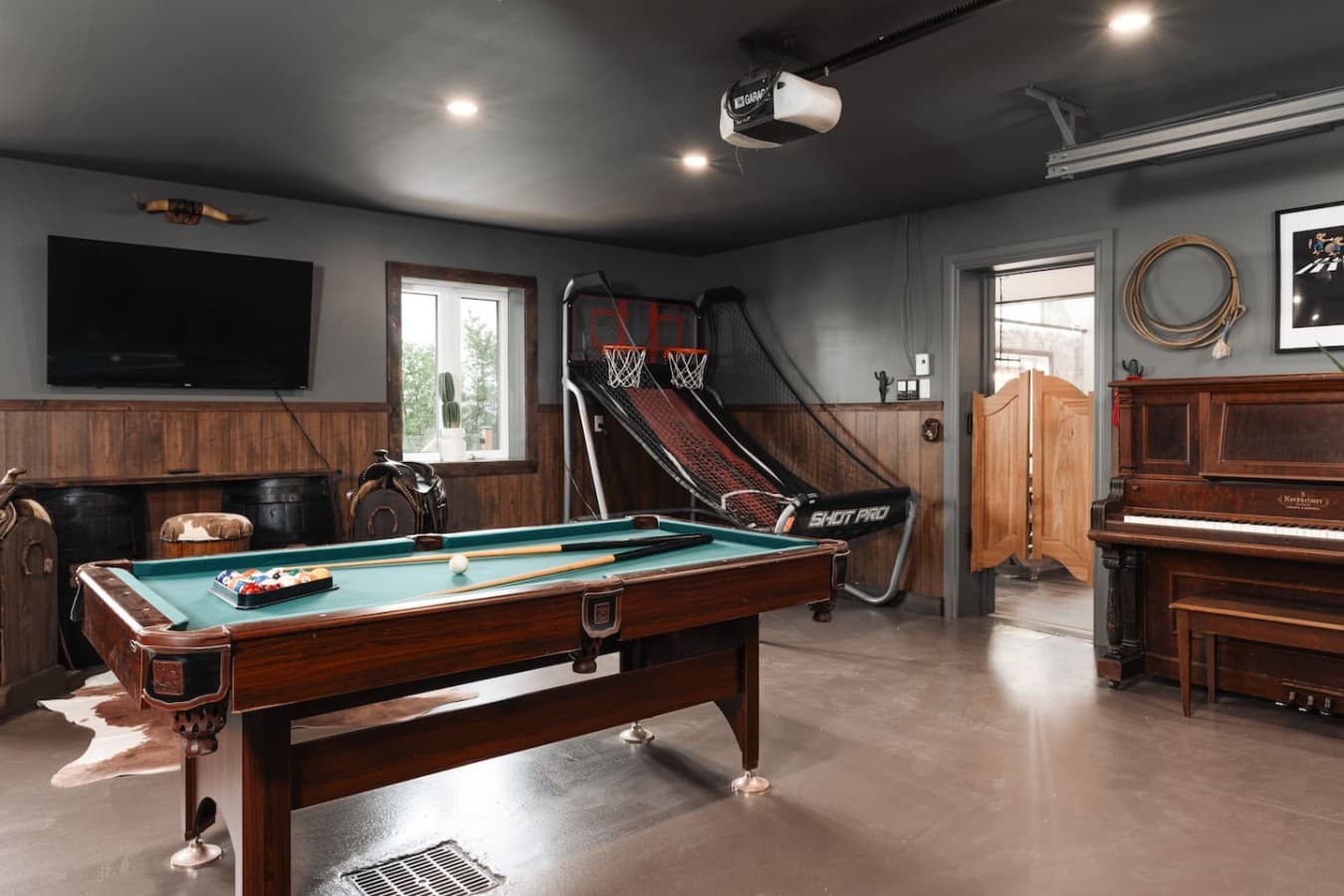 Game Room / Salle de jeu