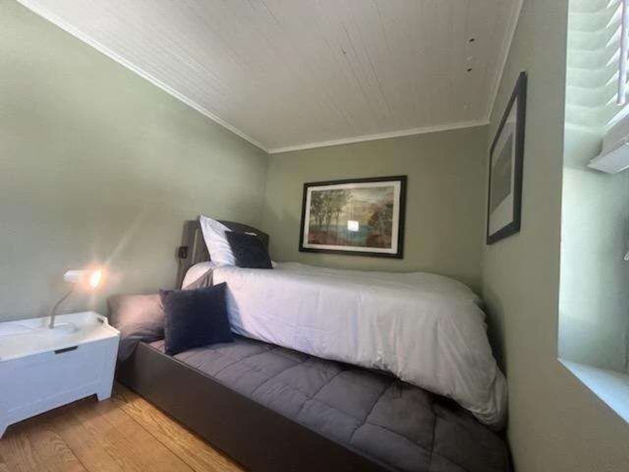 Compact bedroom with an extra pull out bed