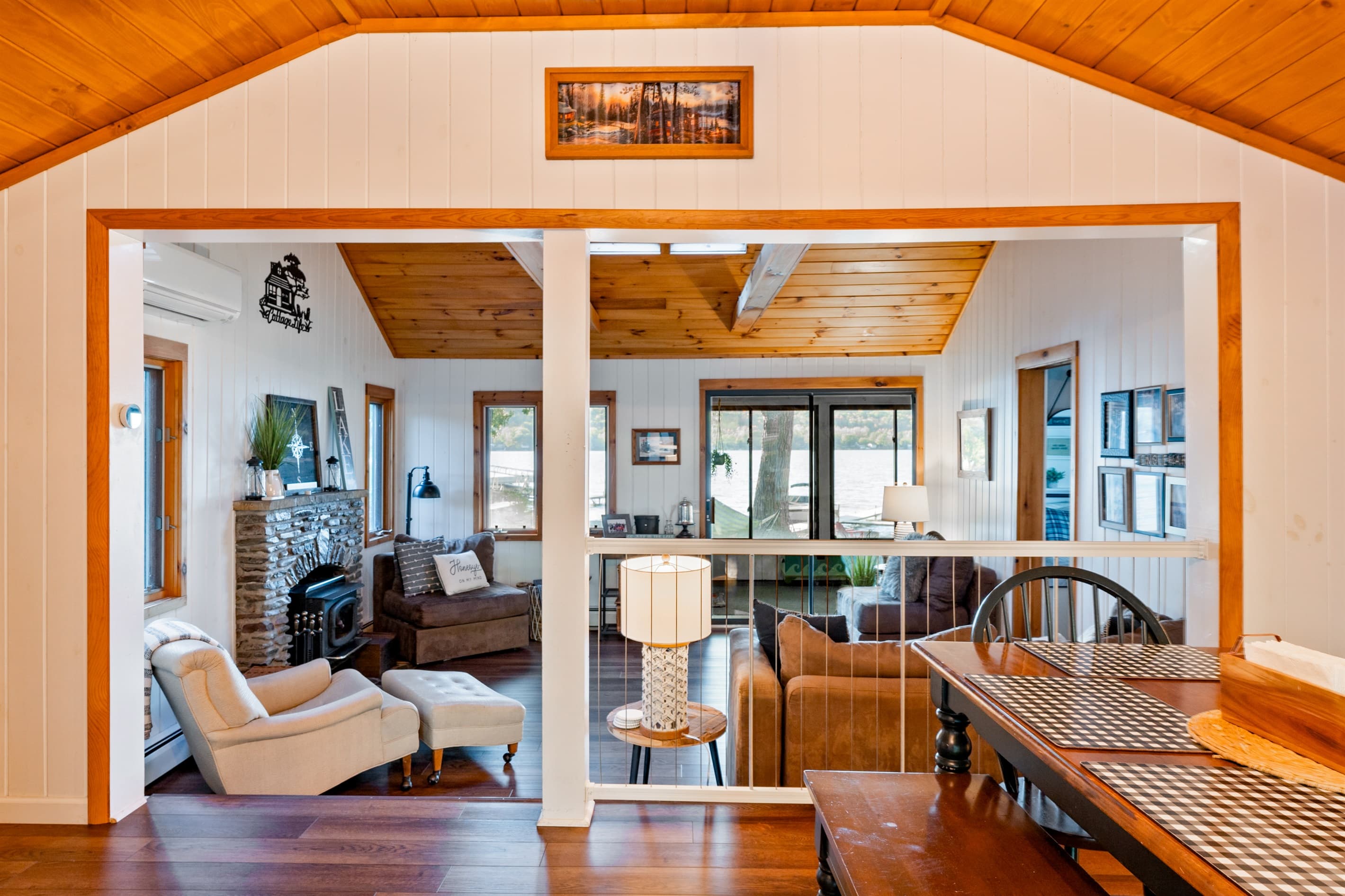 Dining area connecting to the living room