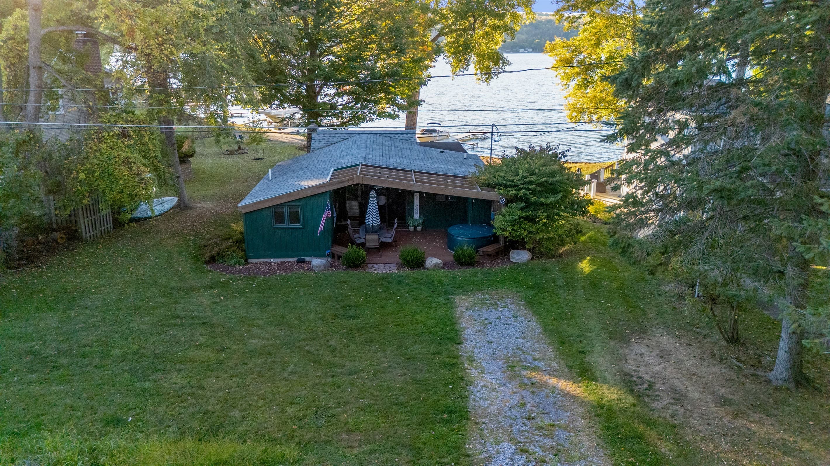Driveway leading to the house