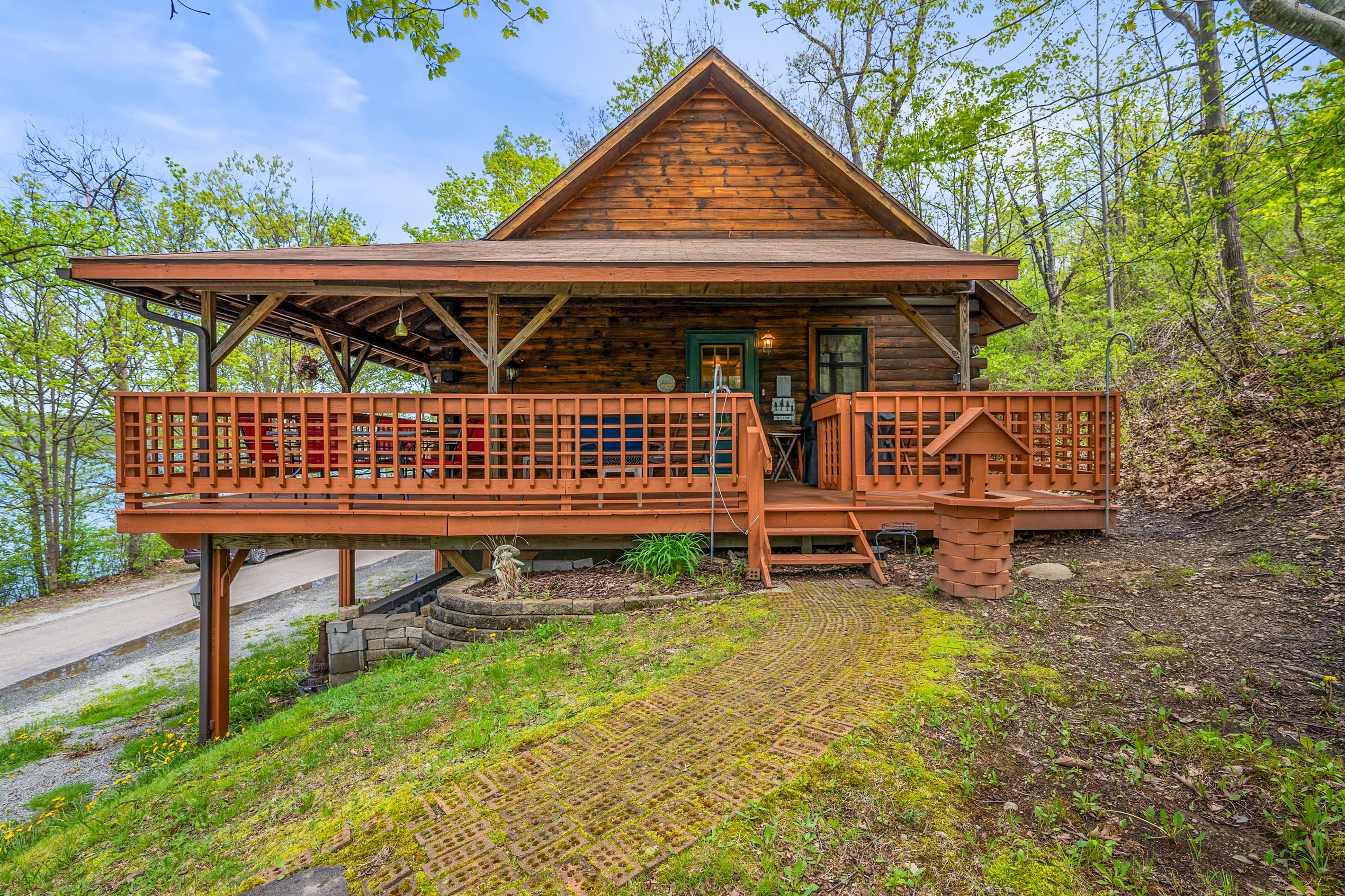 Cabin exterior with front staircase