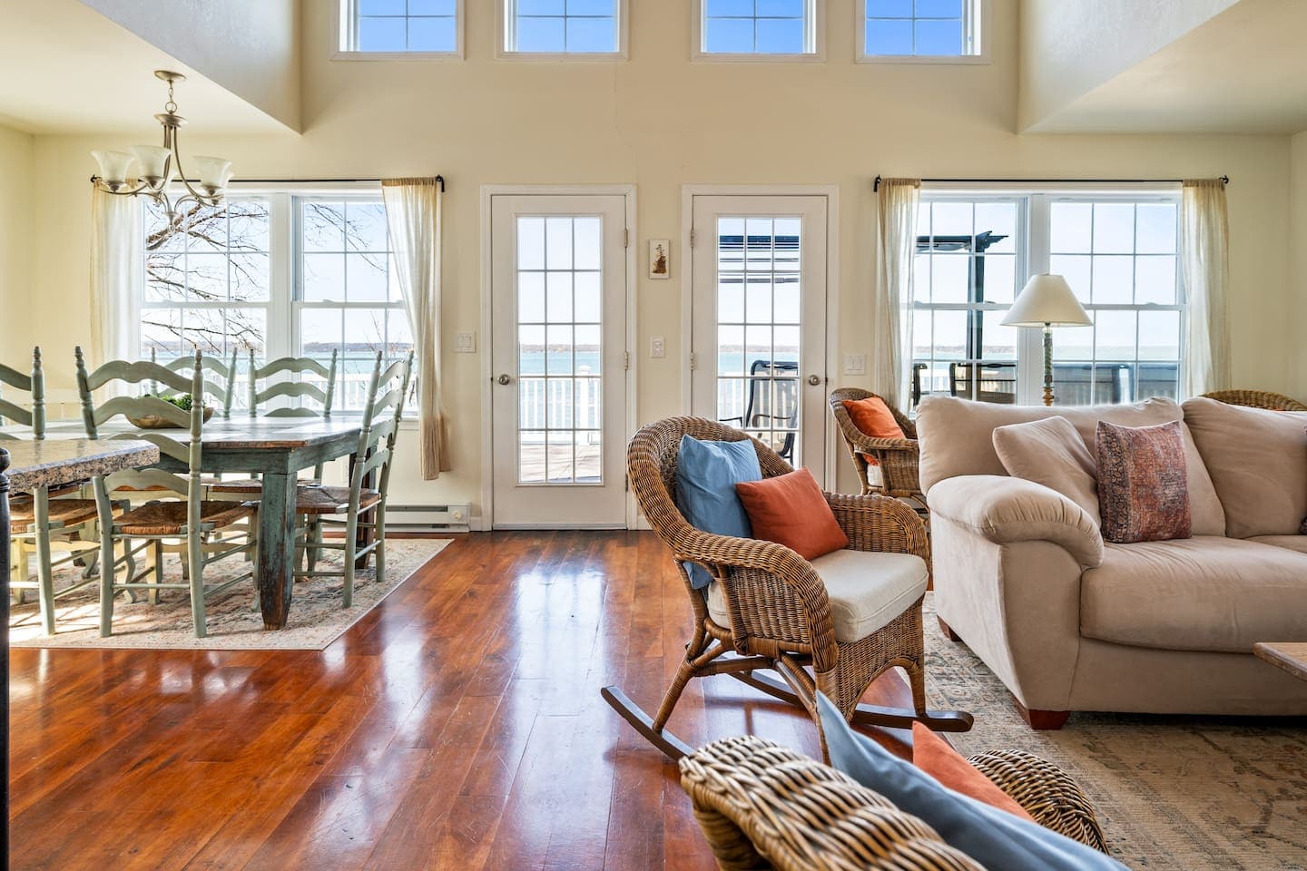 Living area connected to the dining