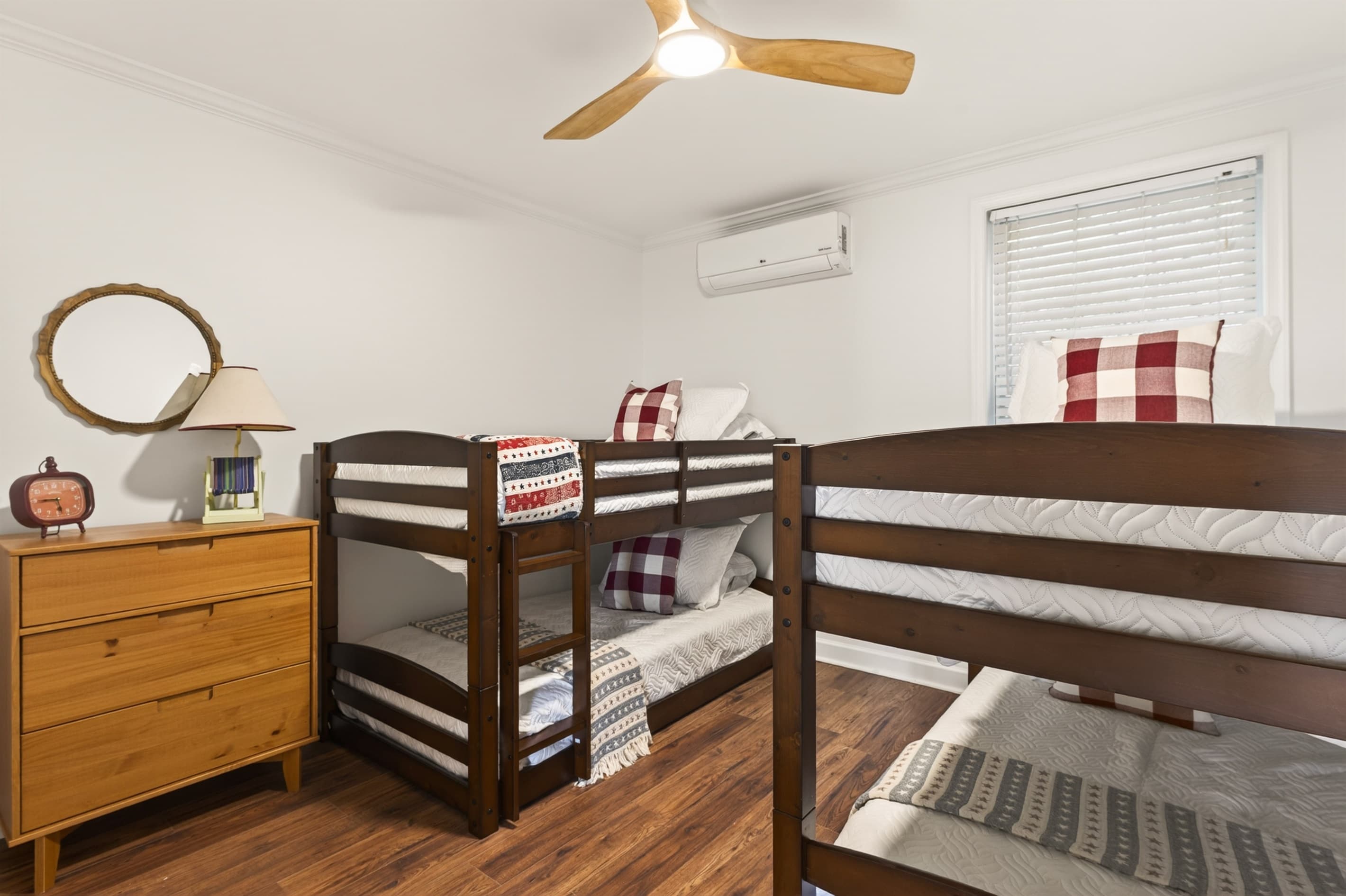 Bunk room with four sleeping spaces
