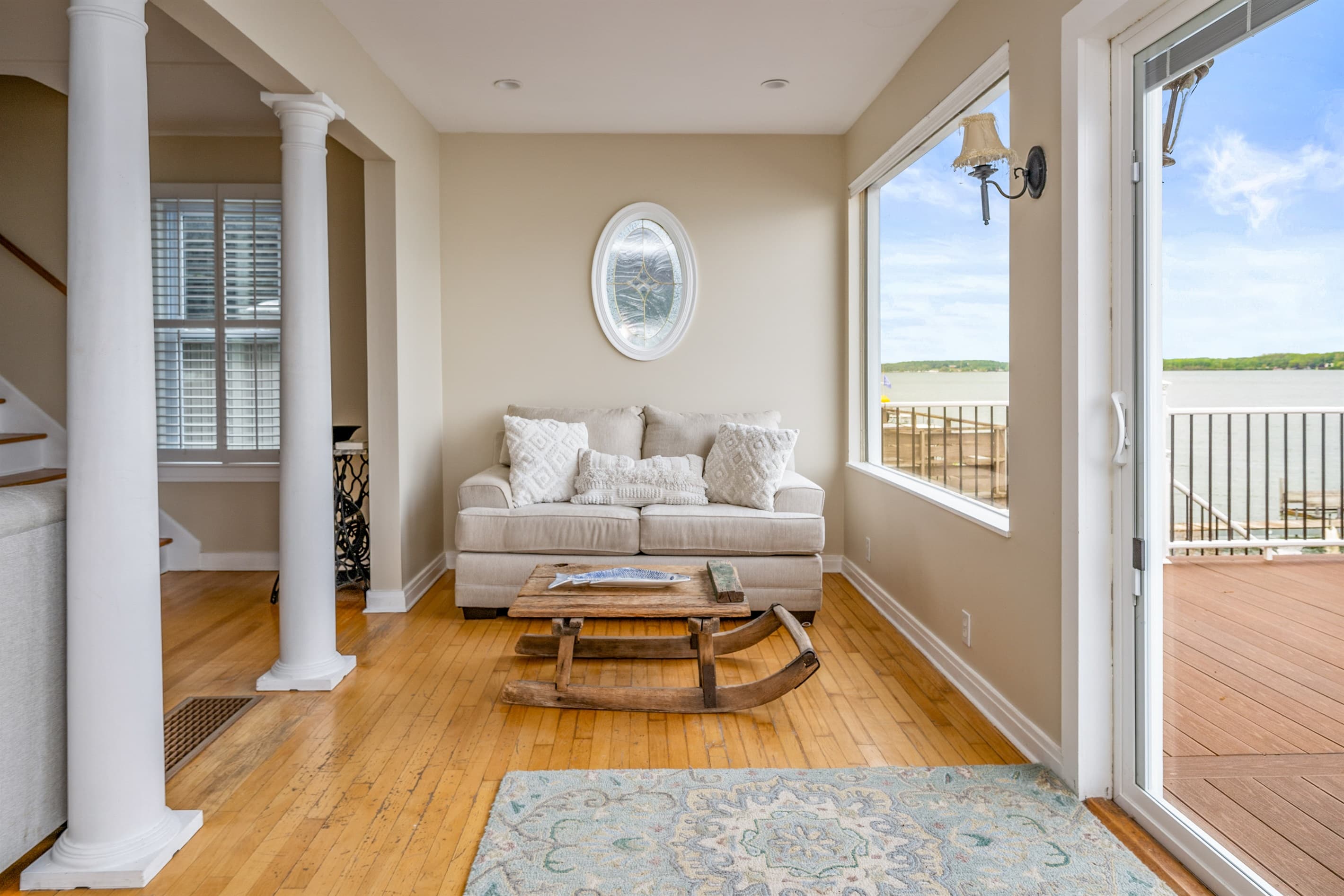 Sitting area overlooking the deck