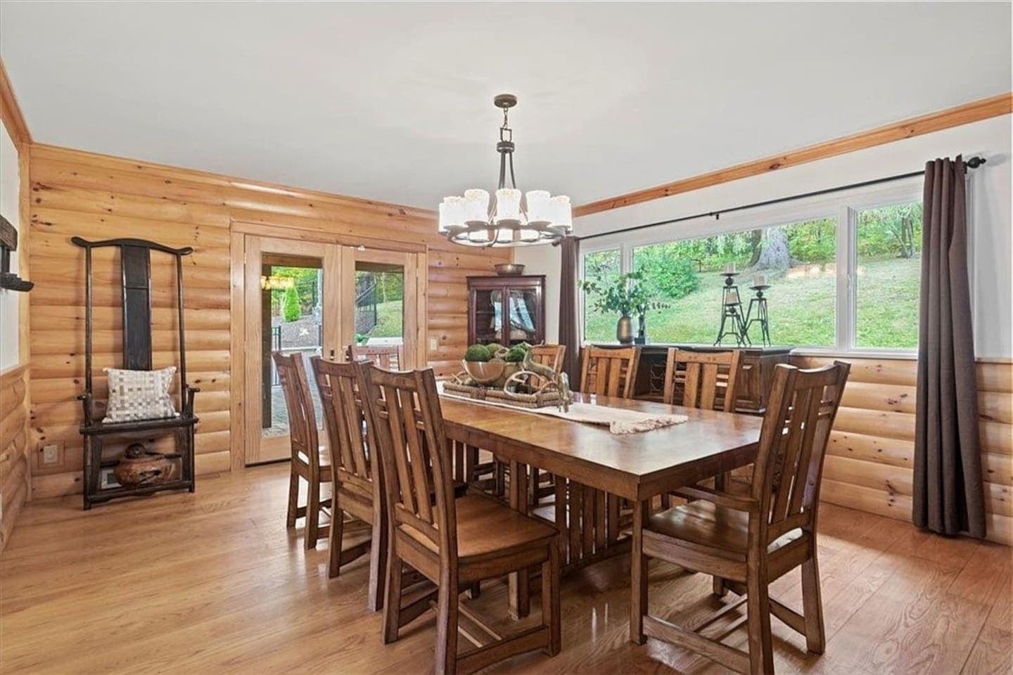 Dining room with seating for eight