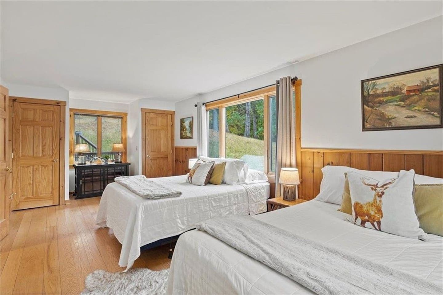 Bedroom with two queen sized beds