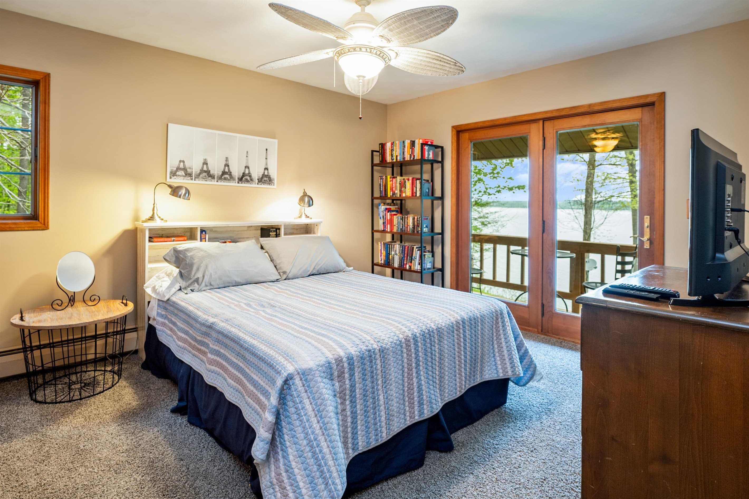 Queen bedroom with deck access