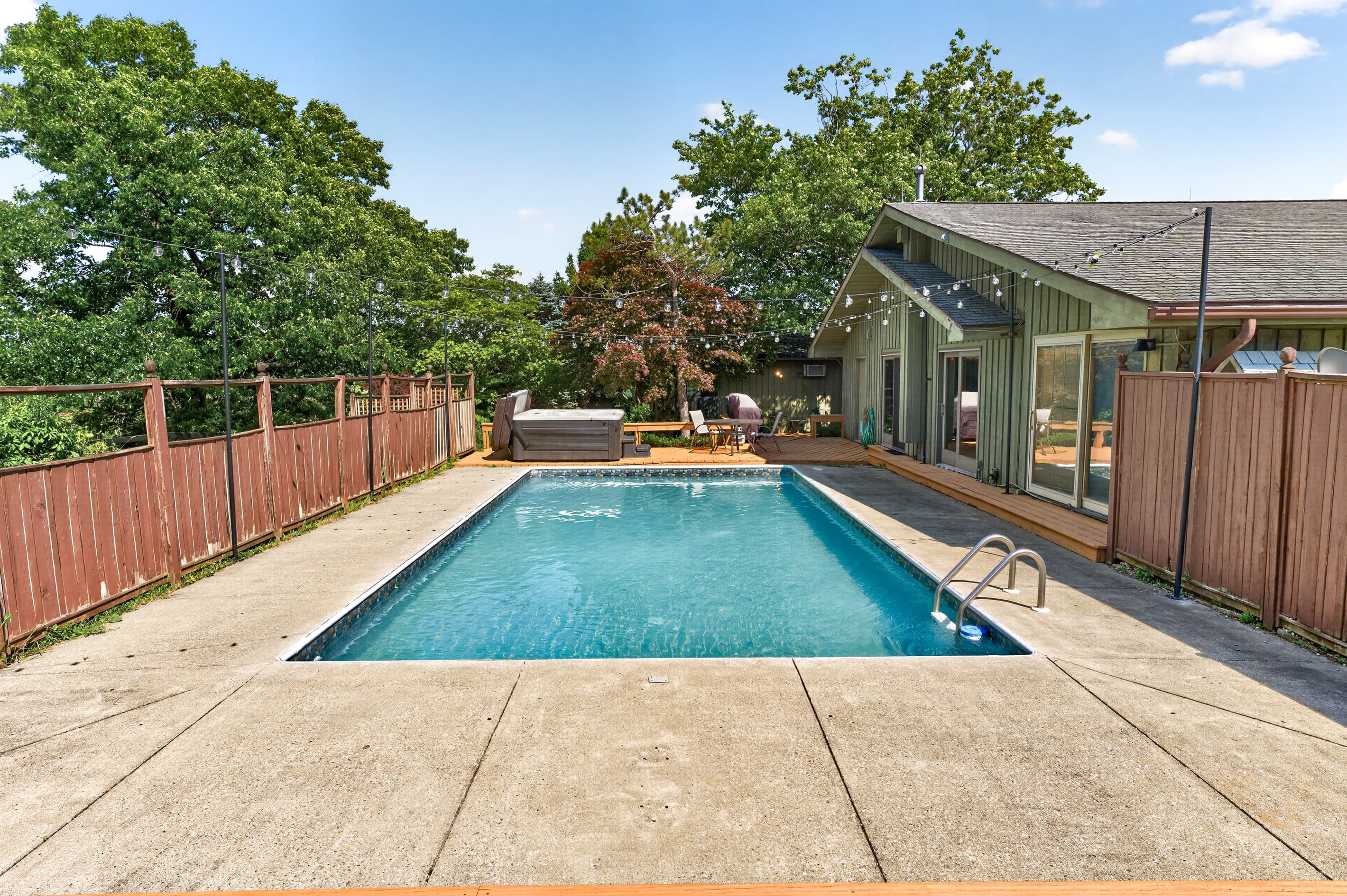 Additional view of the pool