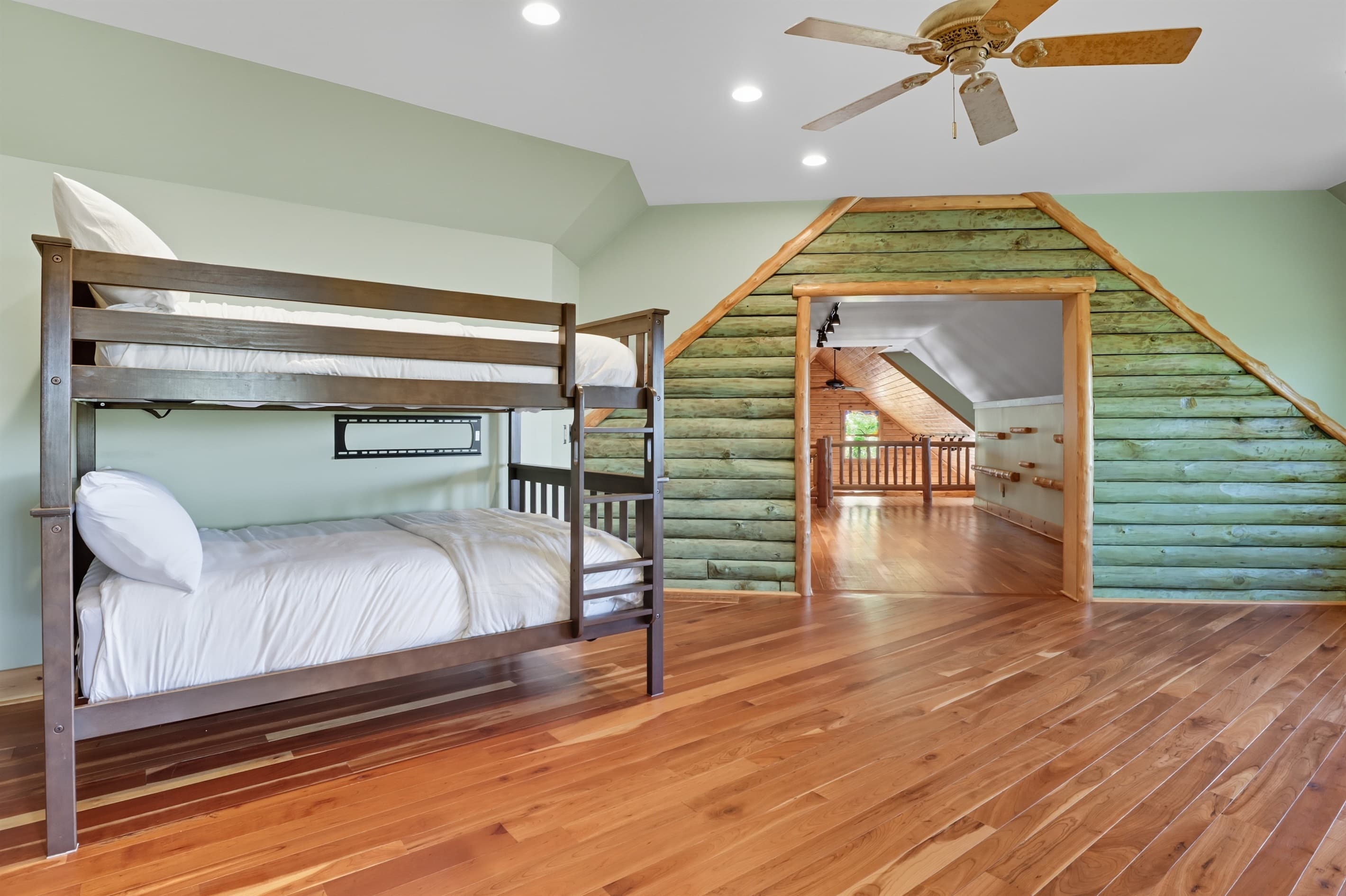 Bunk room with two bunk beds