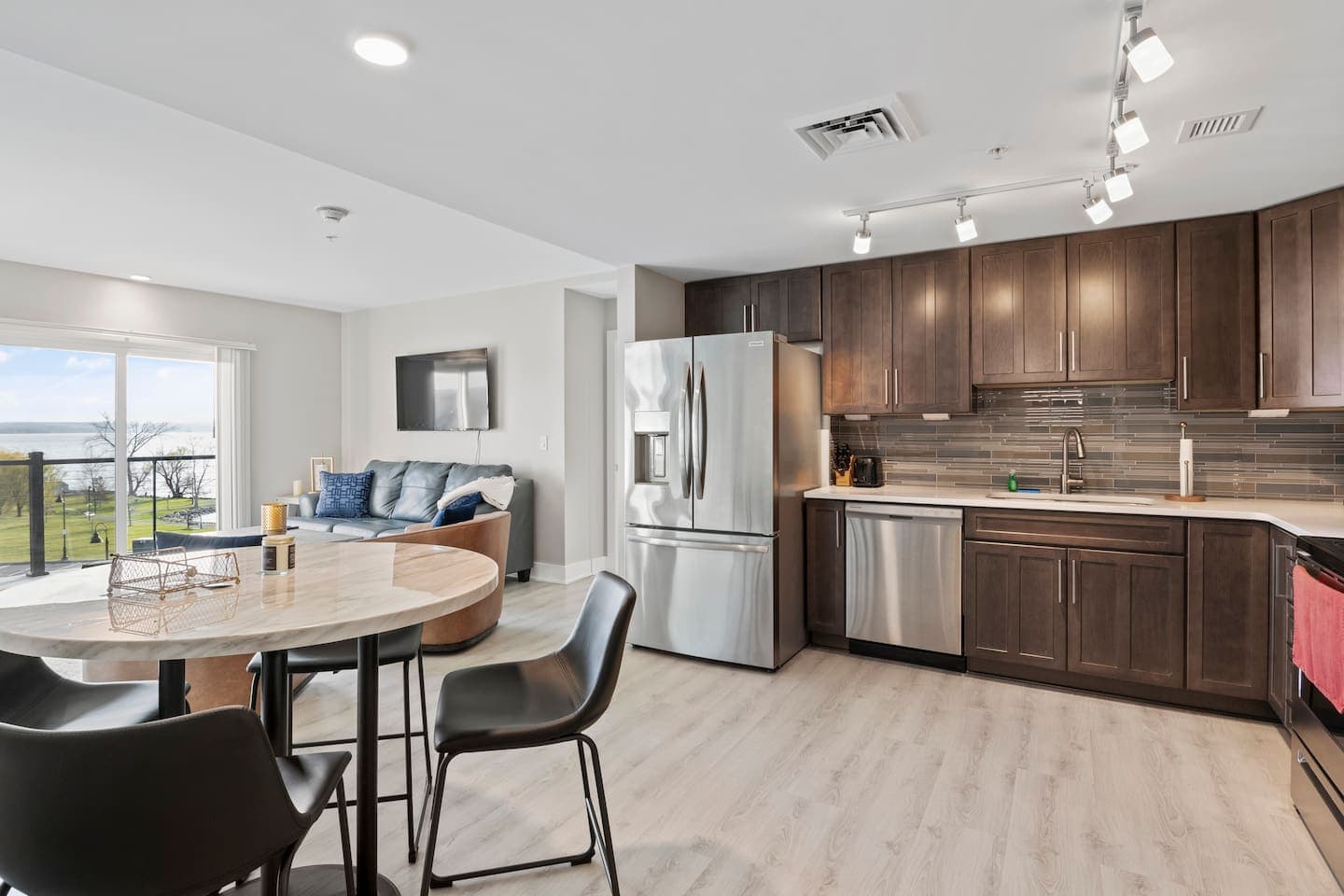 Open layout kitchen and dining table 