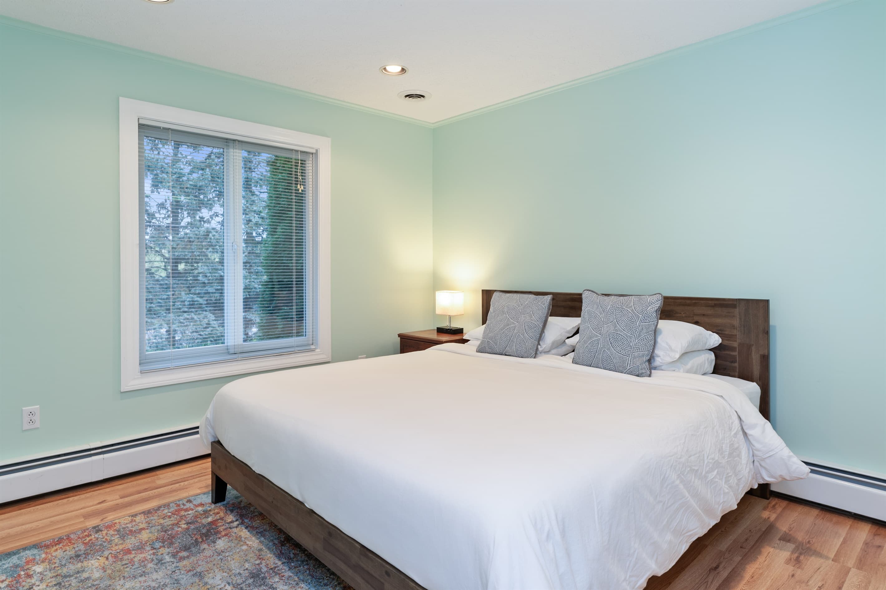 Main floor king bedroom
