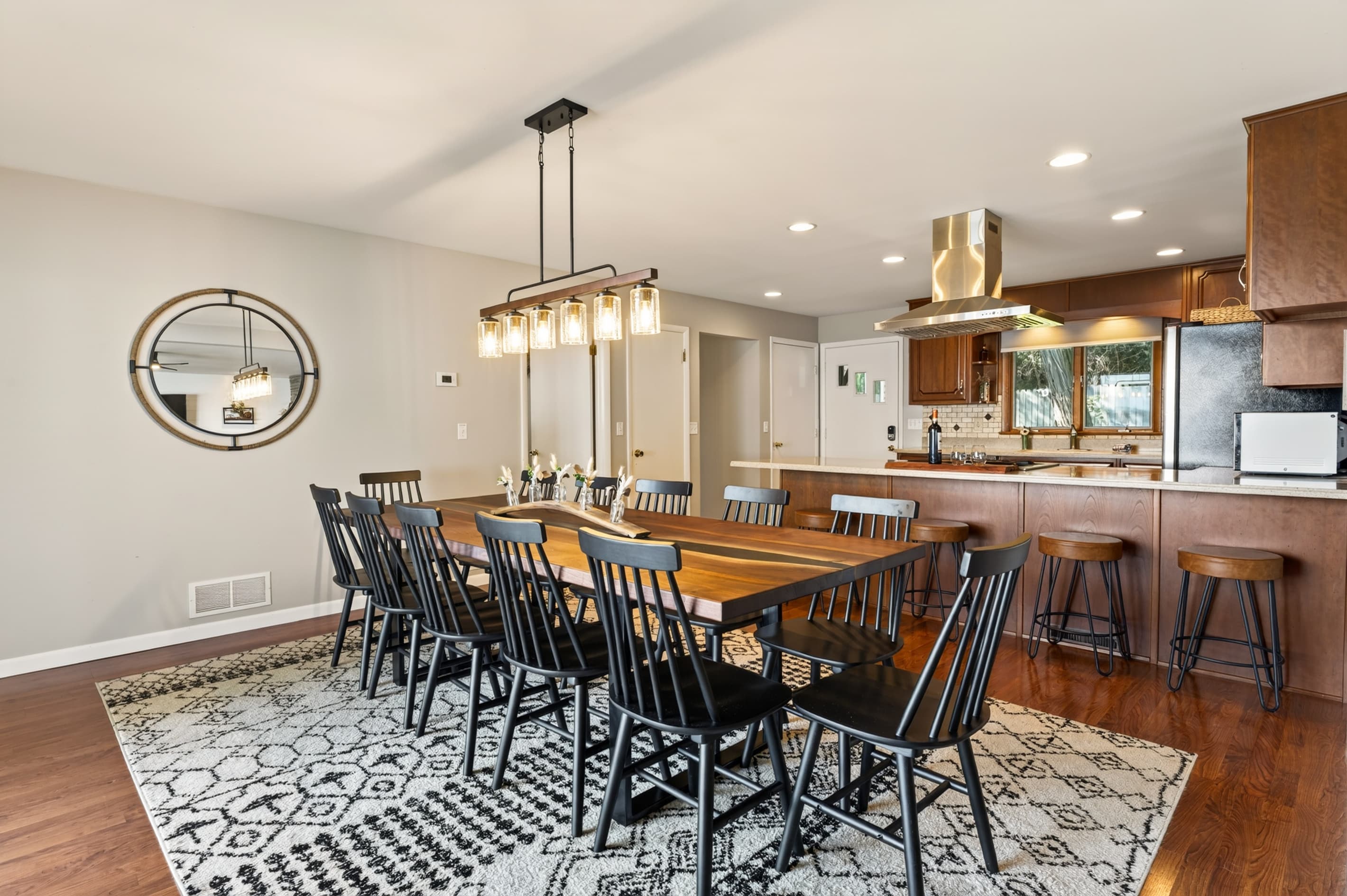 Dining area overlooking the kitchen