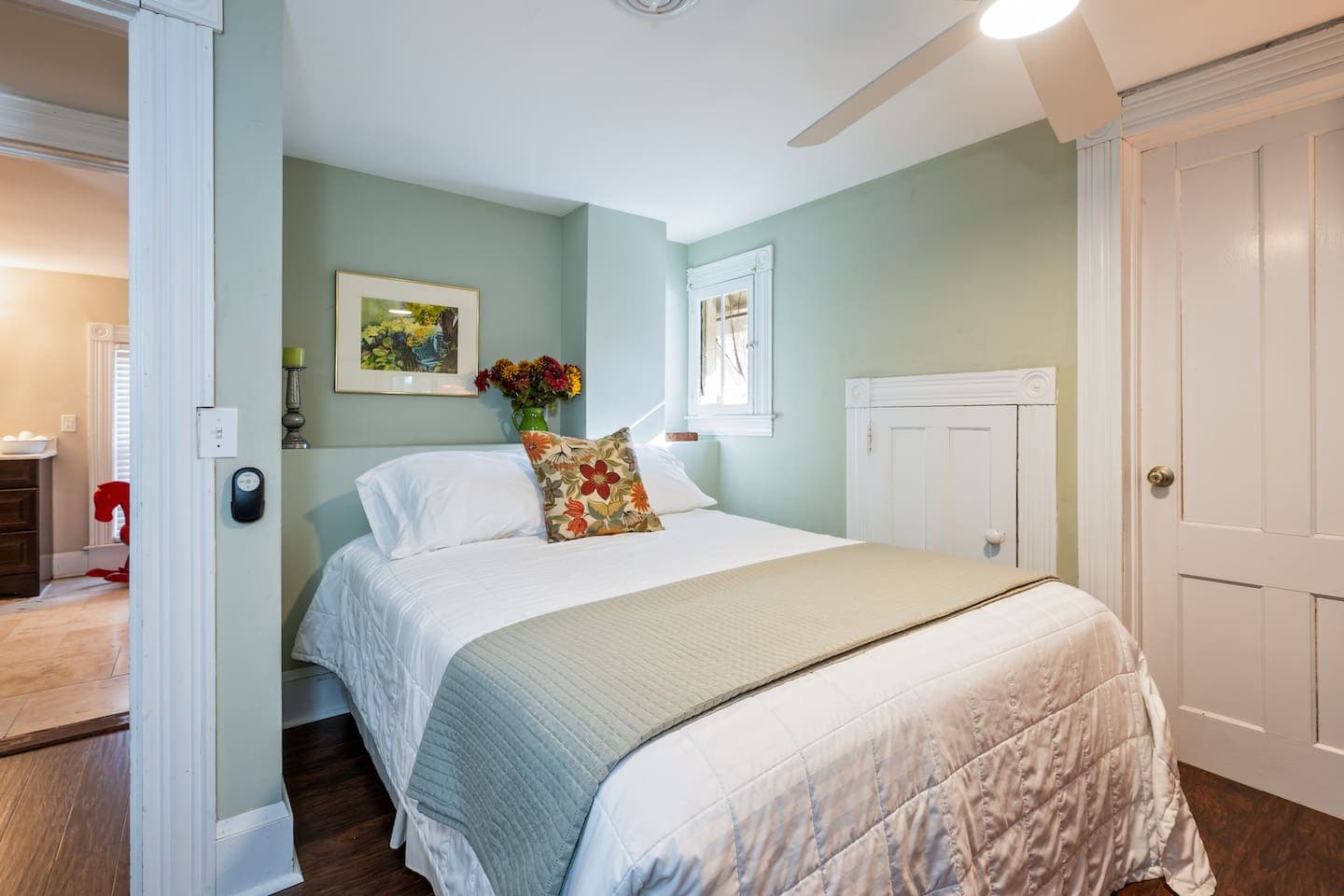 Upstairs Full bedroom 