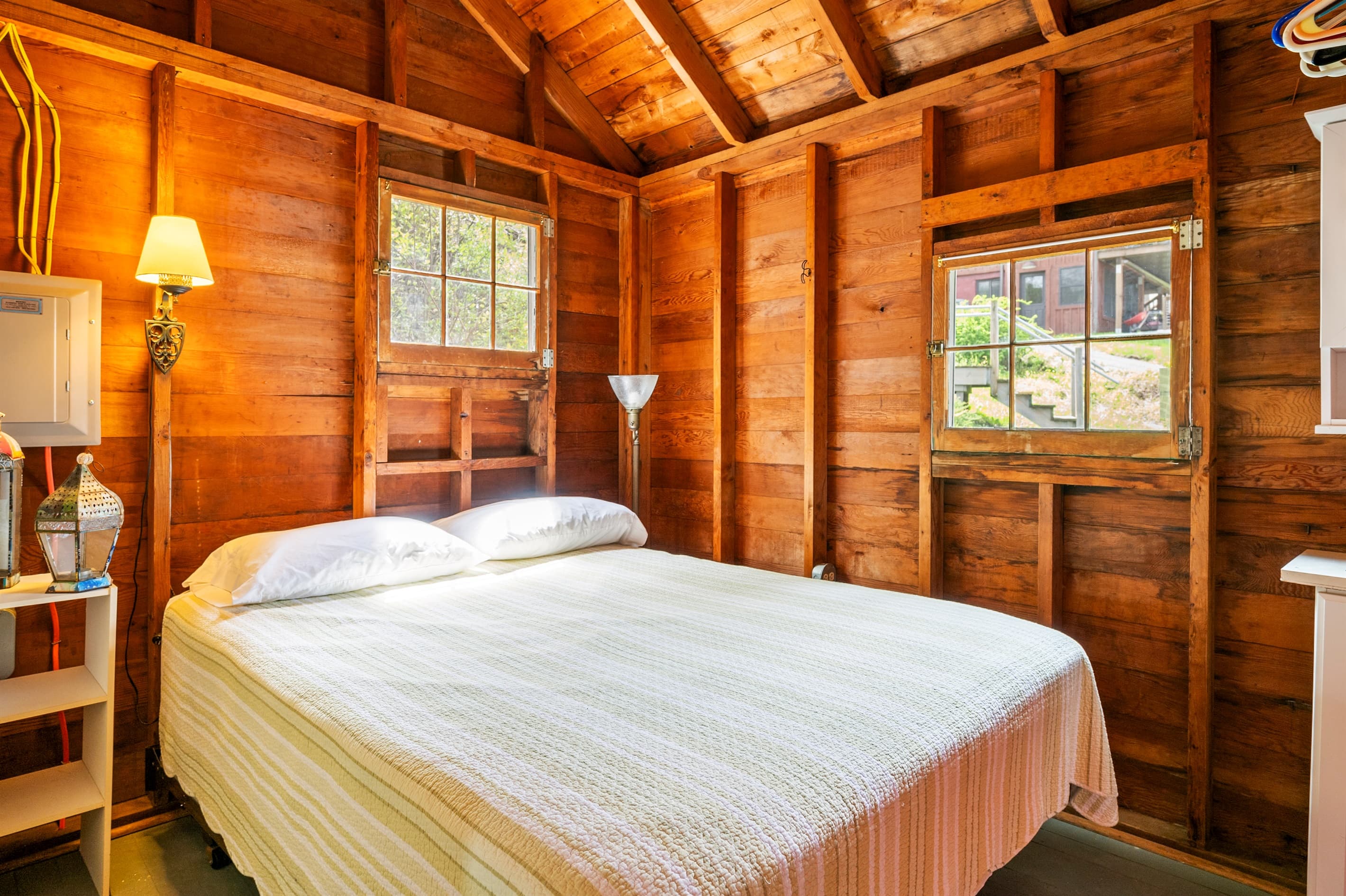 Seasonal Bunk House Queen bedroom