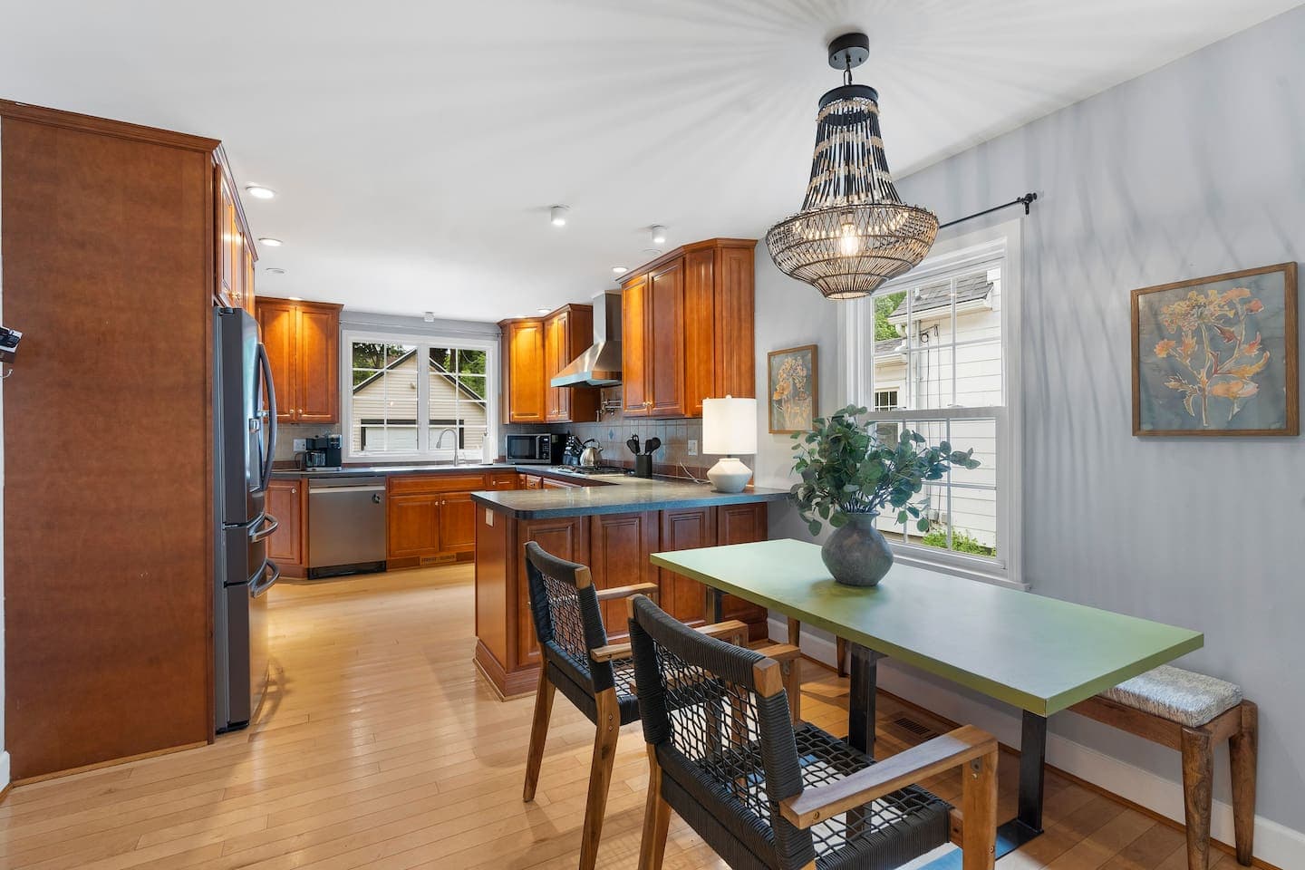 Dining area adjoining the kitchen