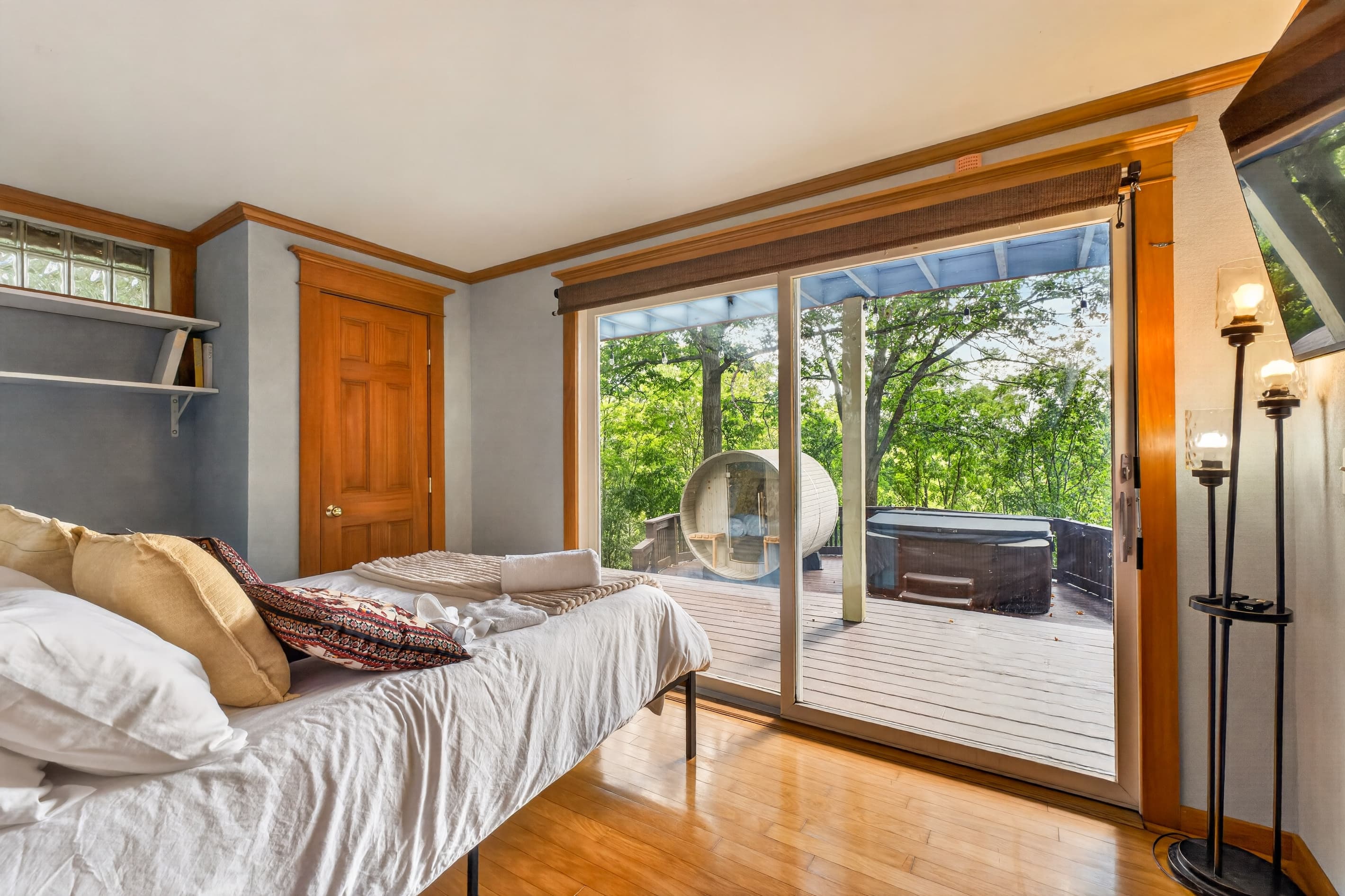 Bedroom with direct deck access