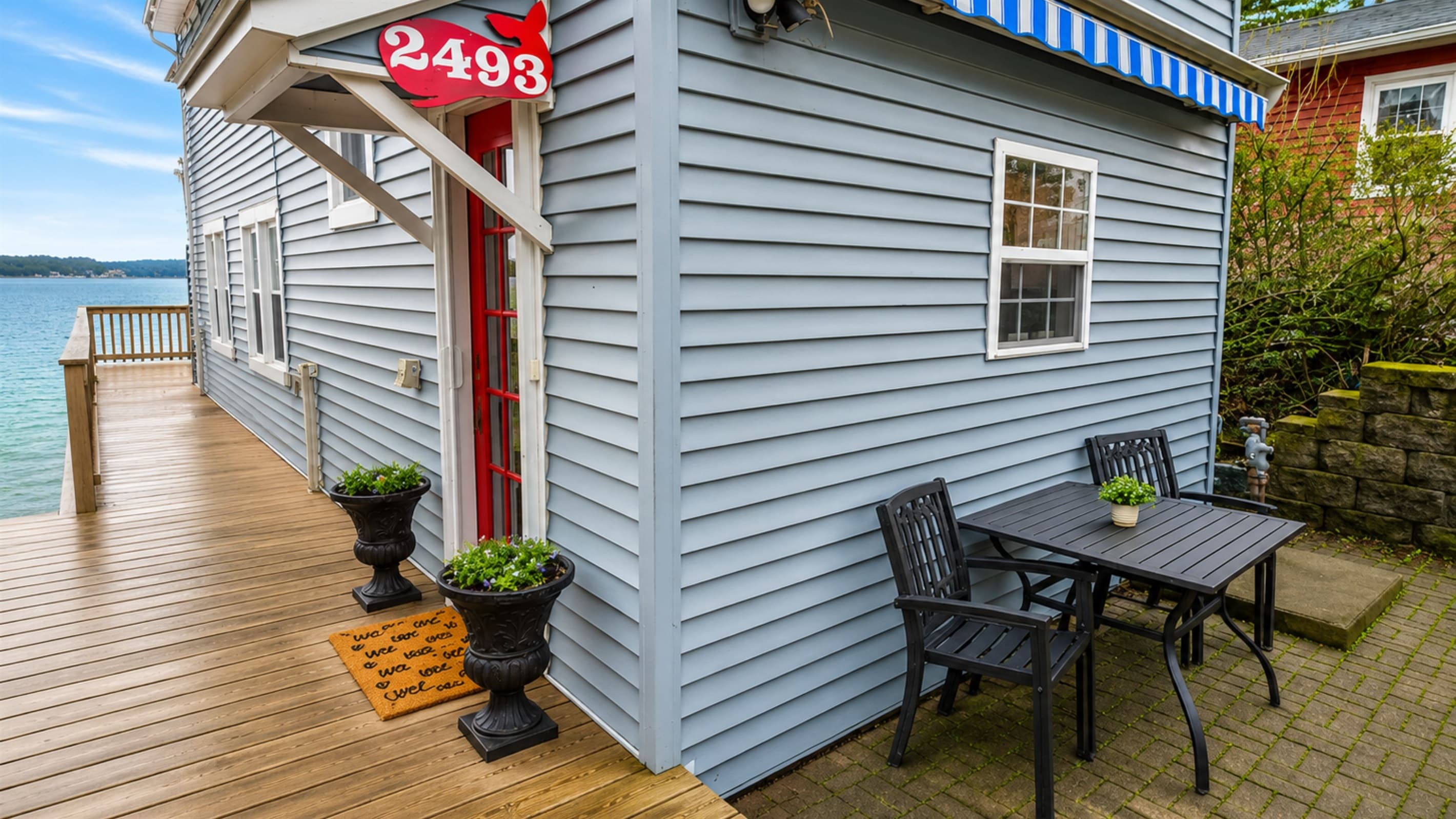 Front entrance with outdoor seating