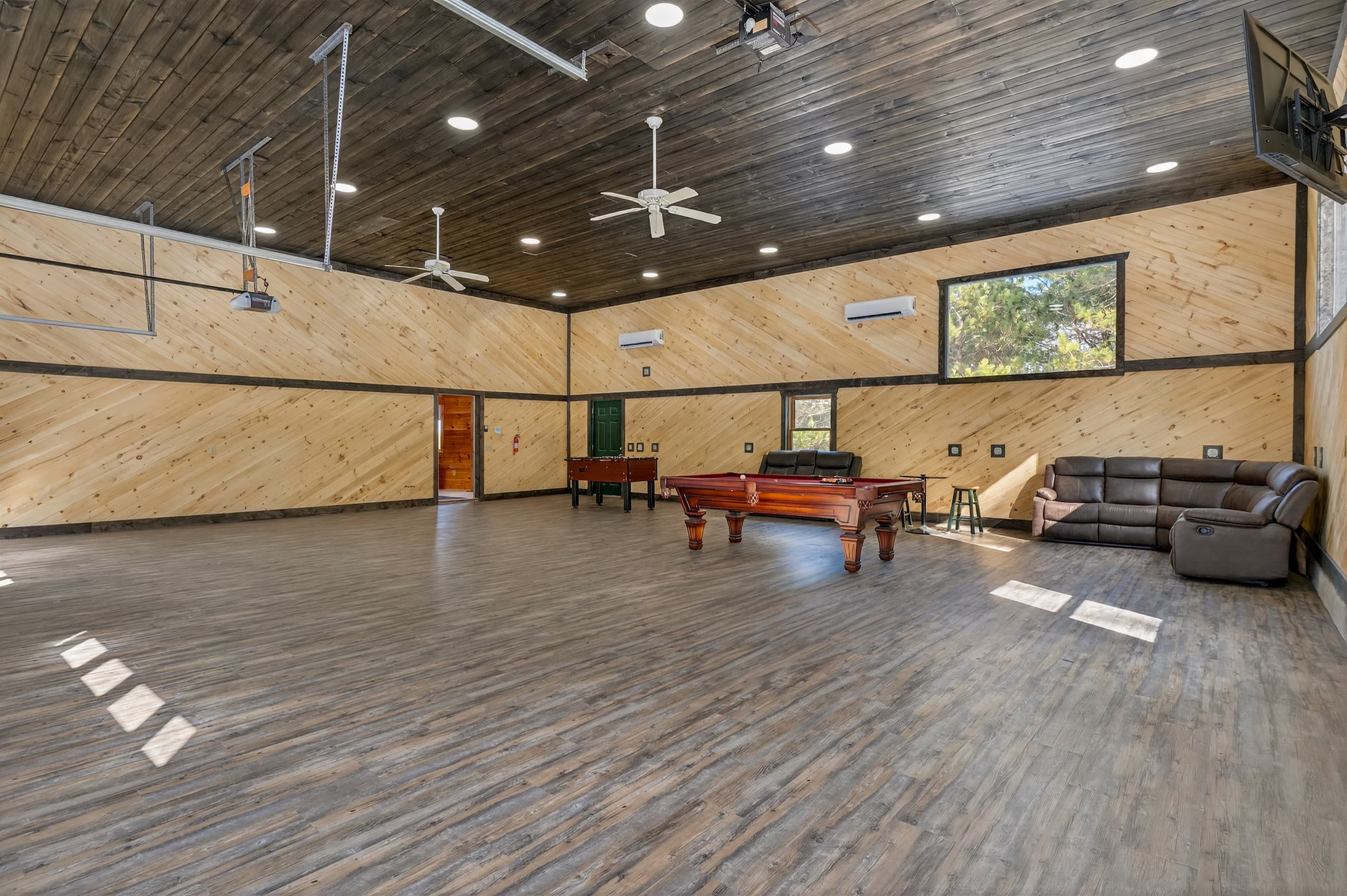 Large game room with pool table