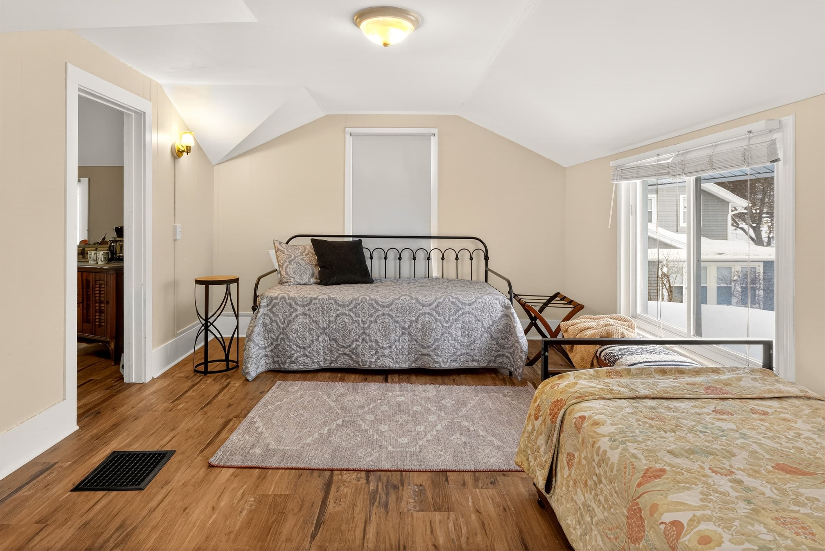 Upstairs common area - 2 Trundle beds