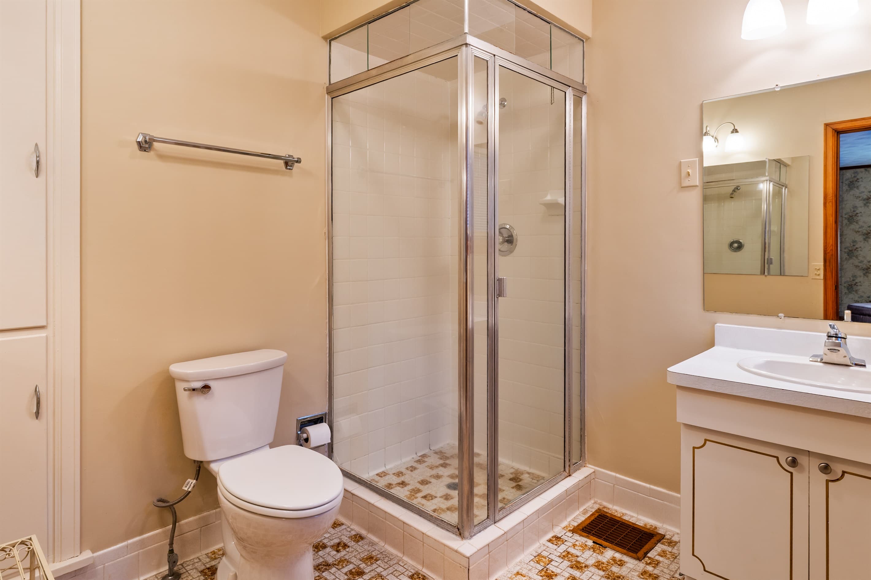En-suite bathroom with glass shower