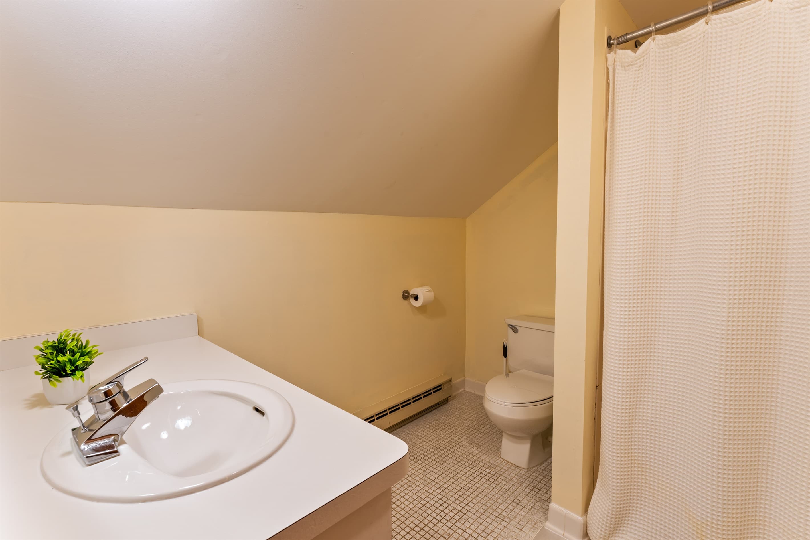 En-suite bathroom with walk-in shower