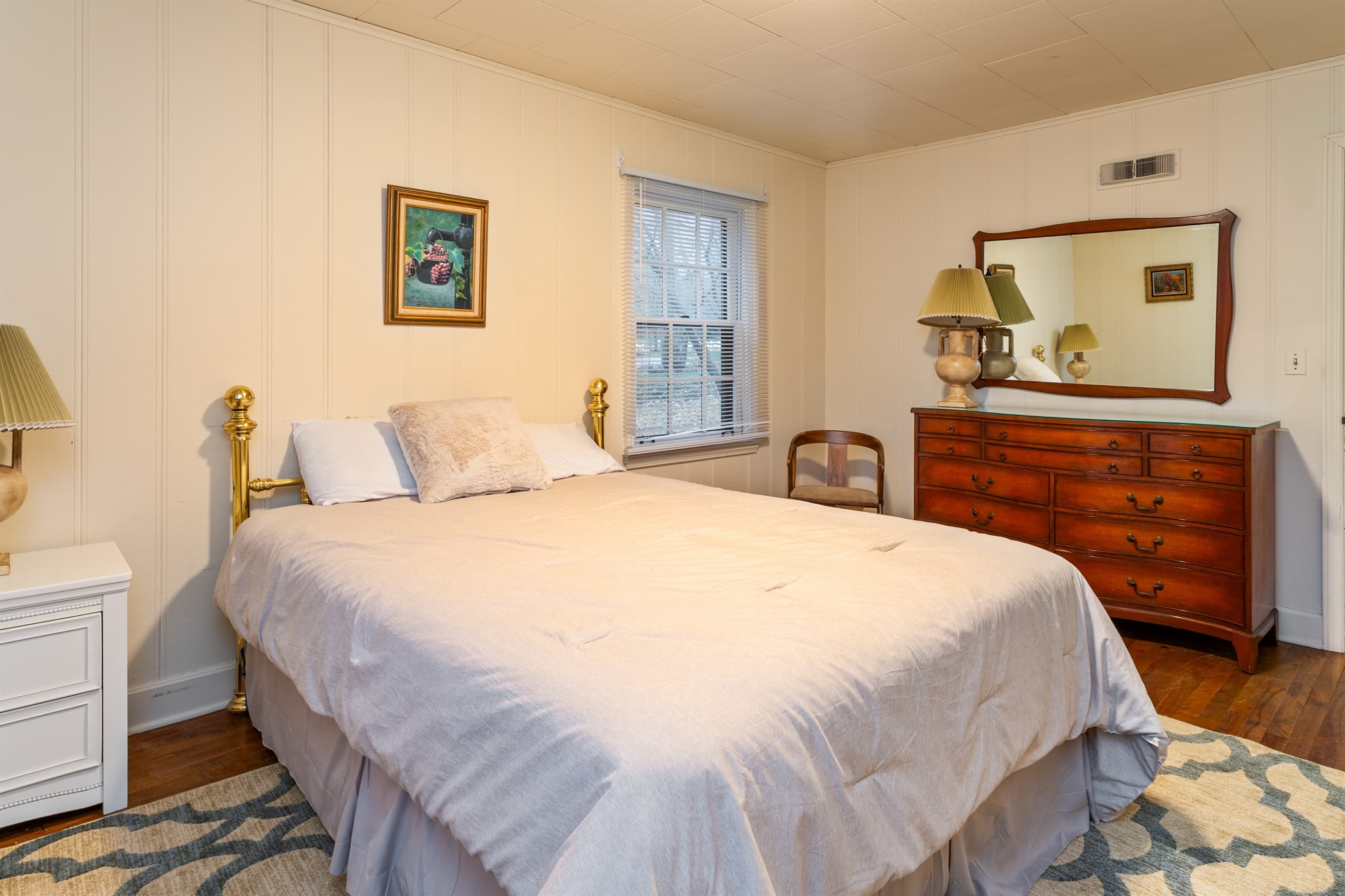 Queen bedroom with dresser