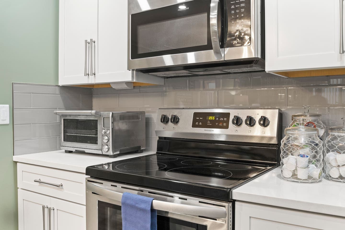Stainless-steel range and built-in microwave