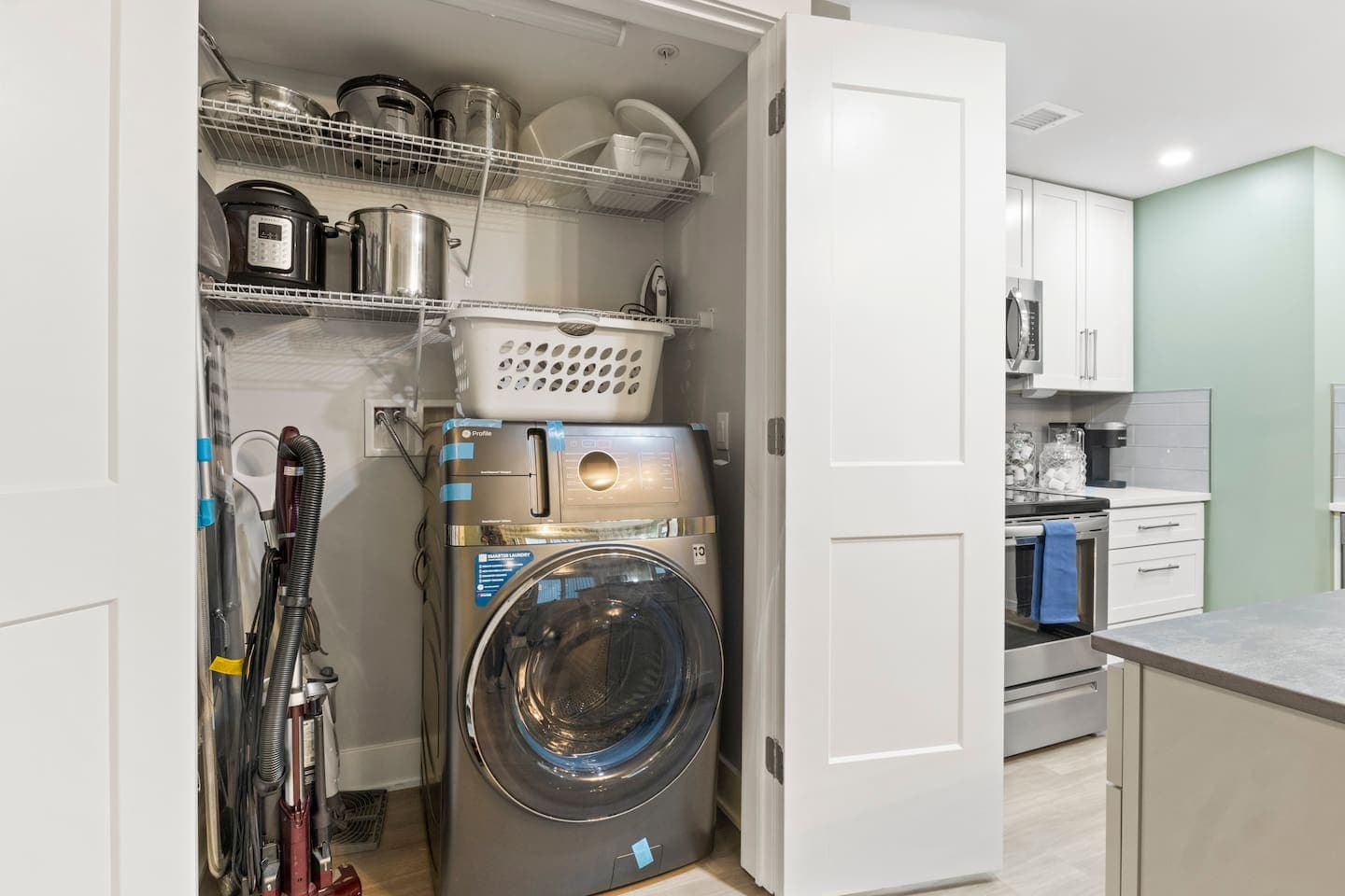 Compact laundry nook