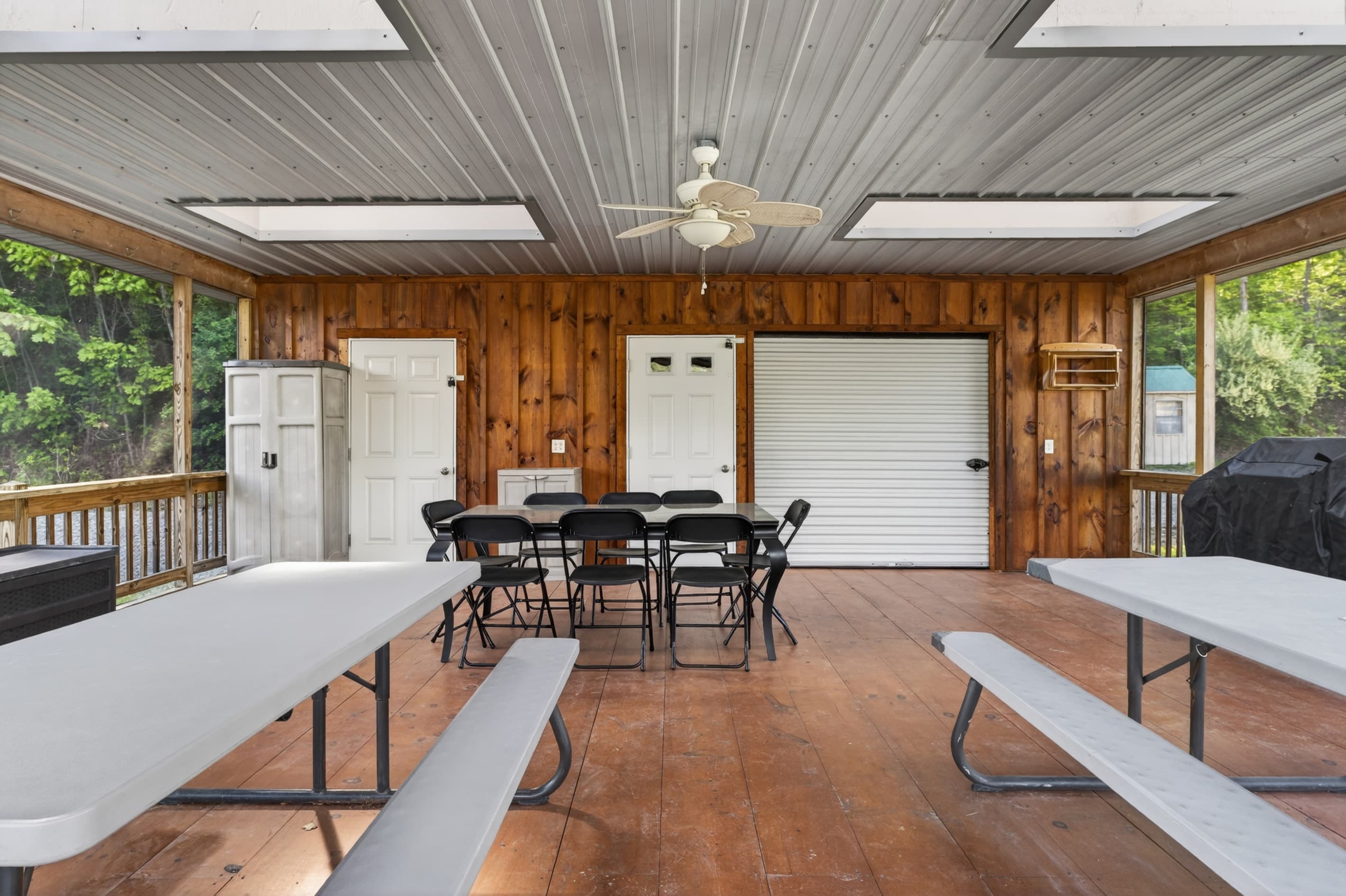 Screened pavilion with grill and counters