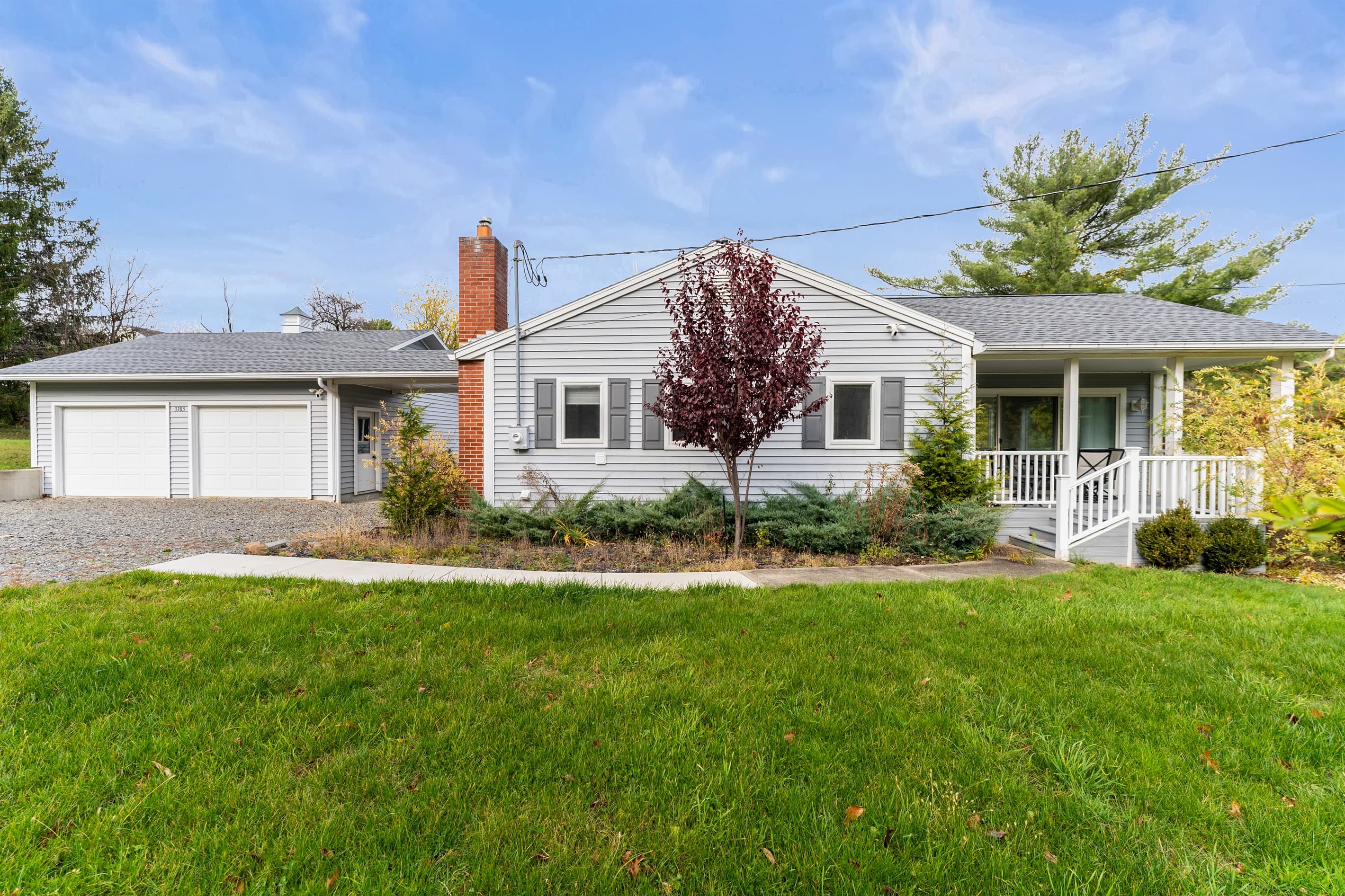 Single-story home with spacious front lawn