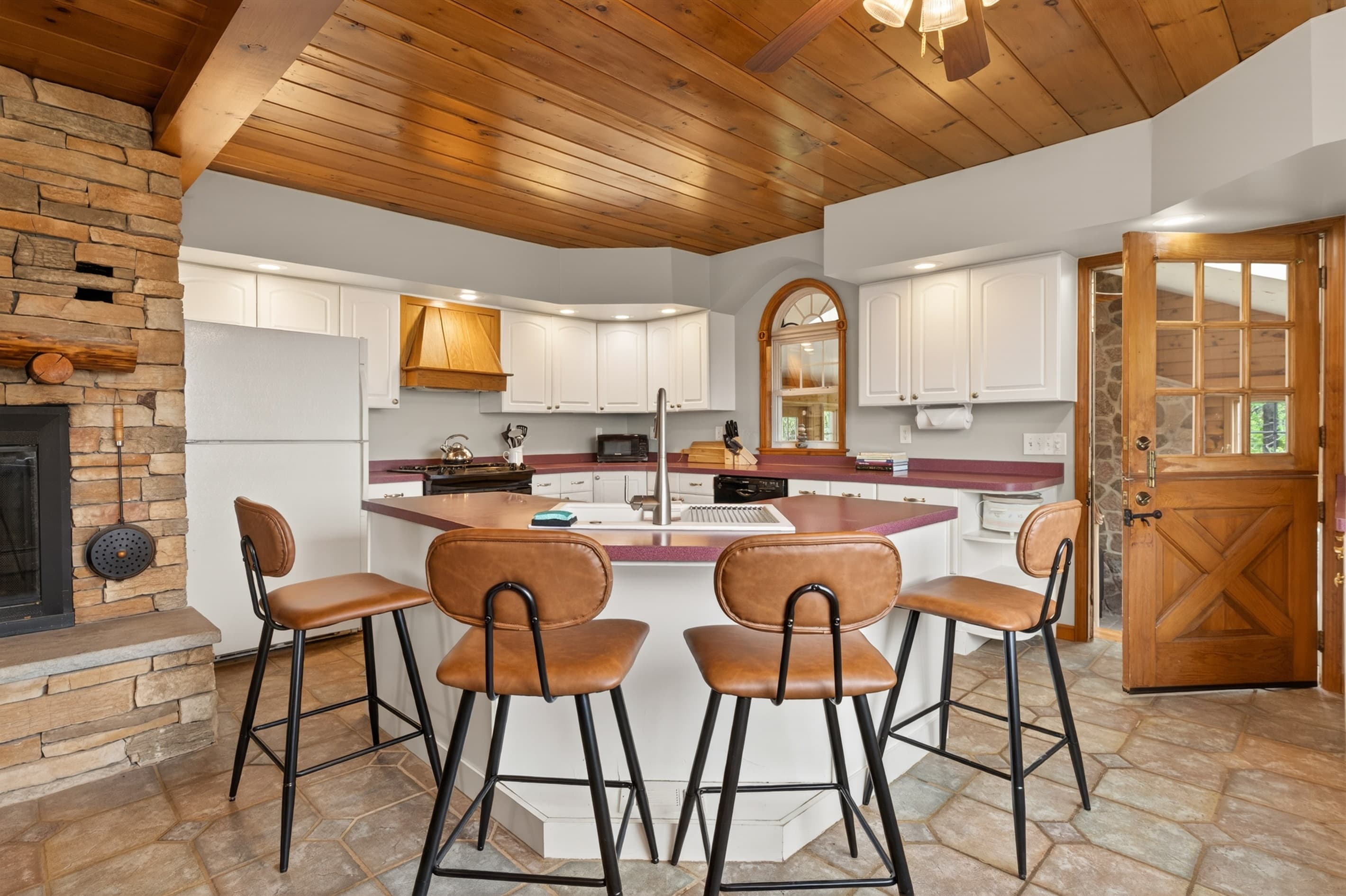 Long bar counter with four stools