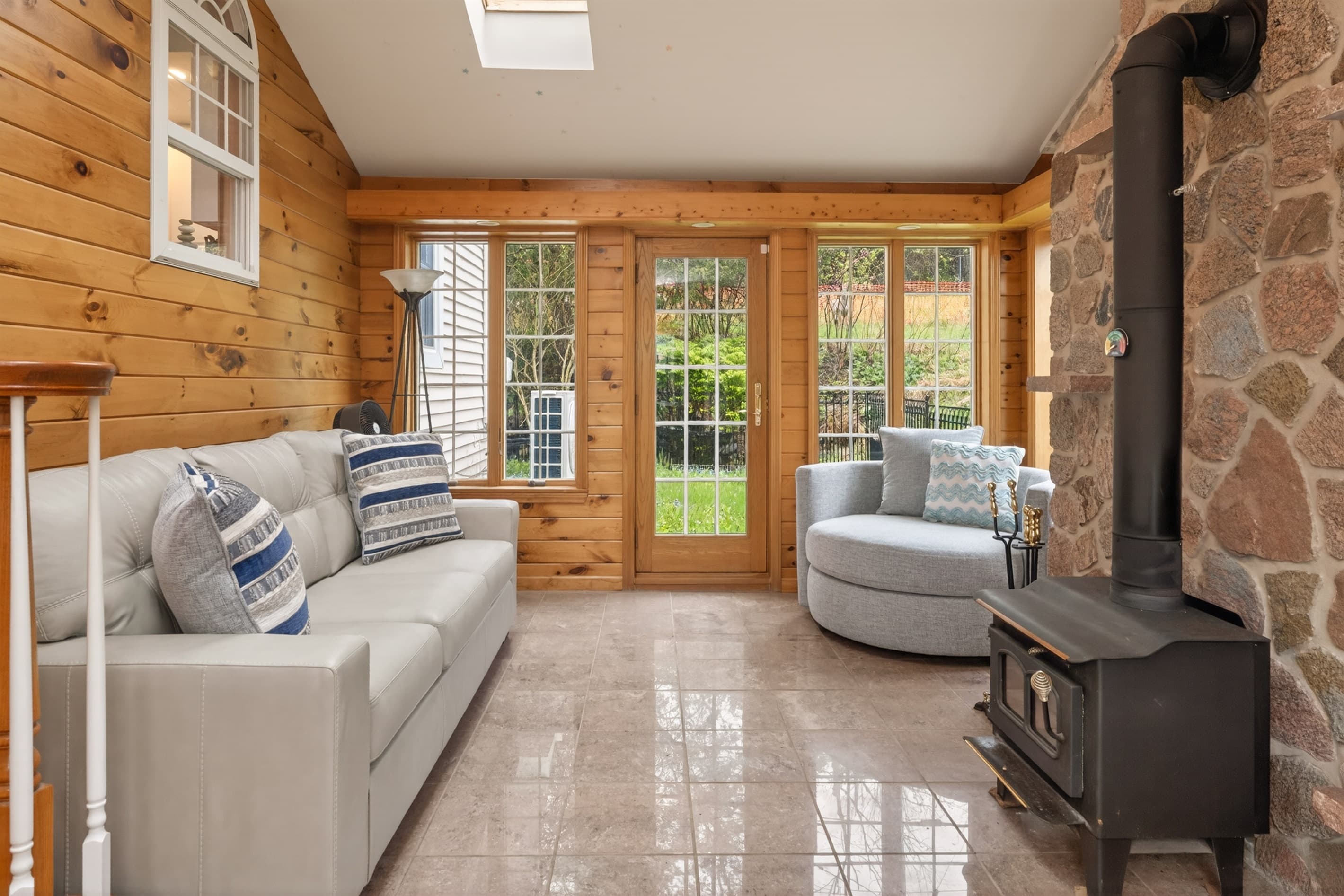 Sunroom seating surrounded