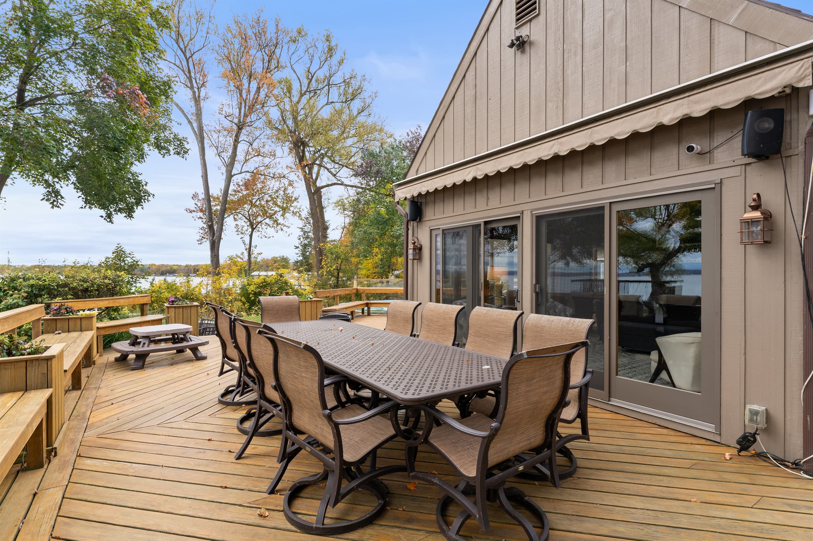 Outdoor dining area beside the home